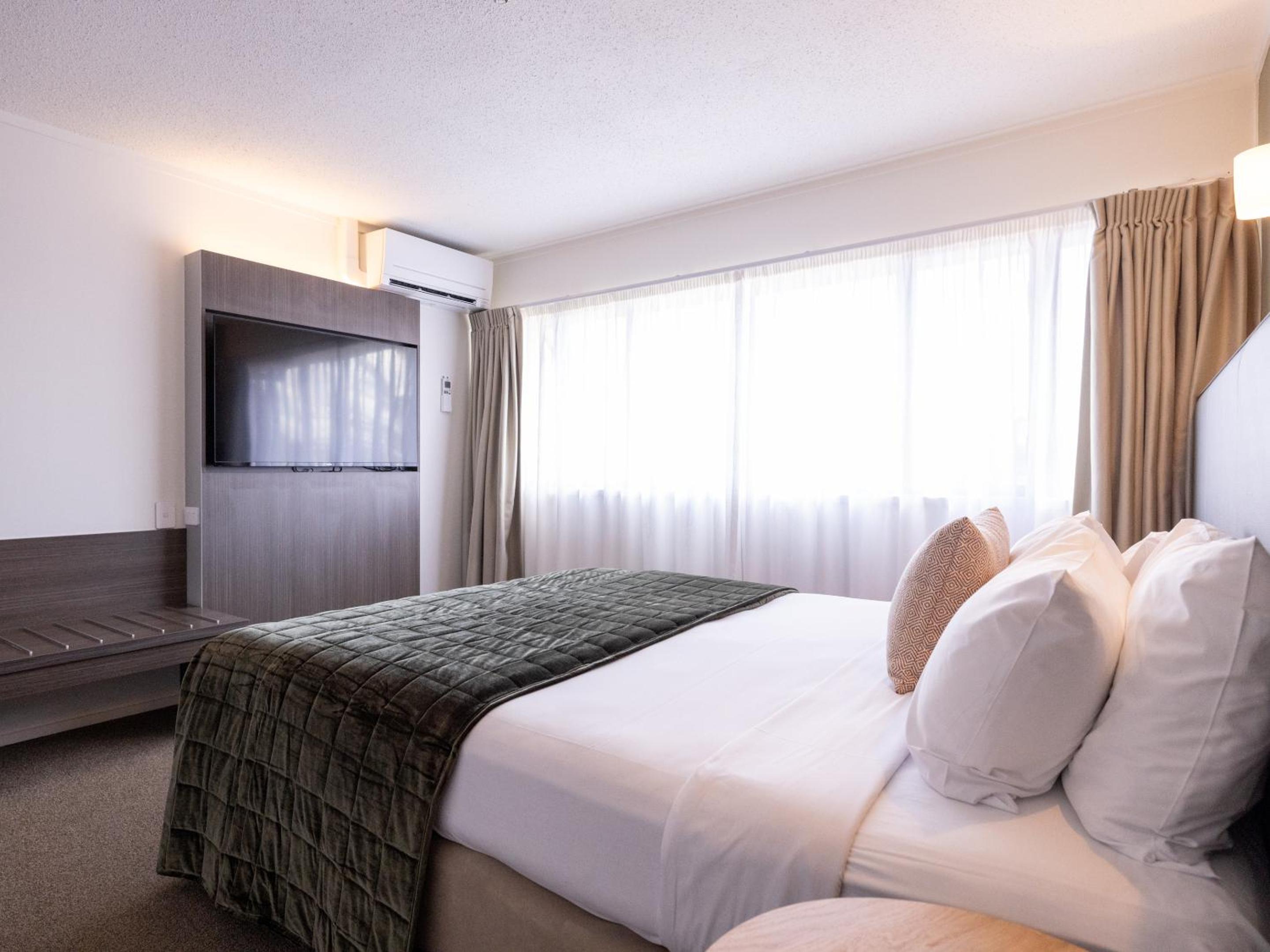 Superior King with Lounge