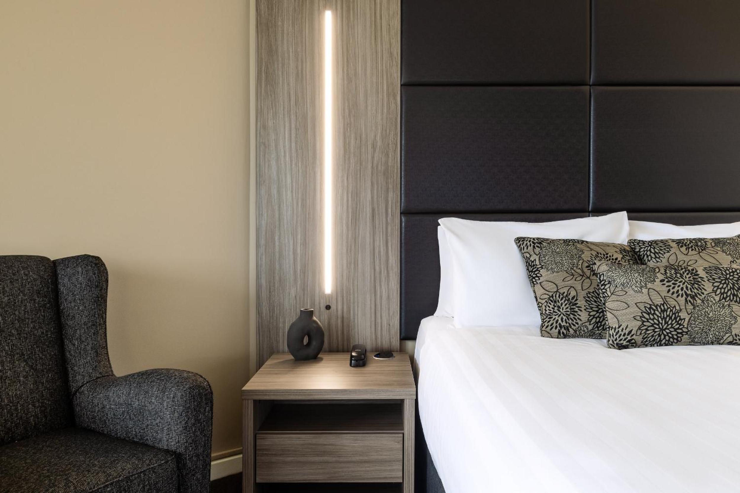 Superior Queen Room with Park View