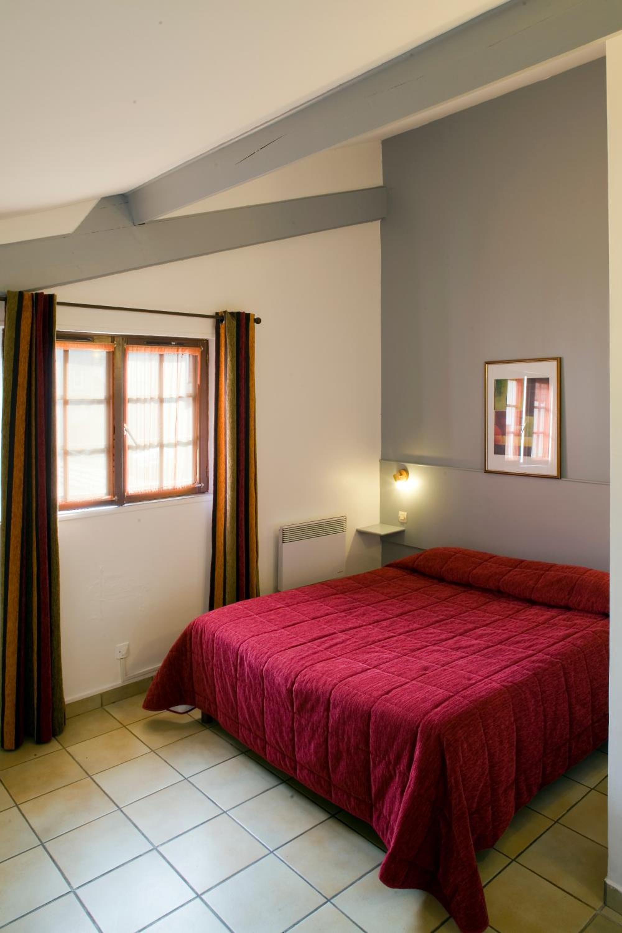 Studio with Shower (2 Adults)