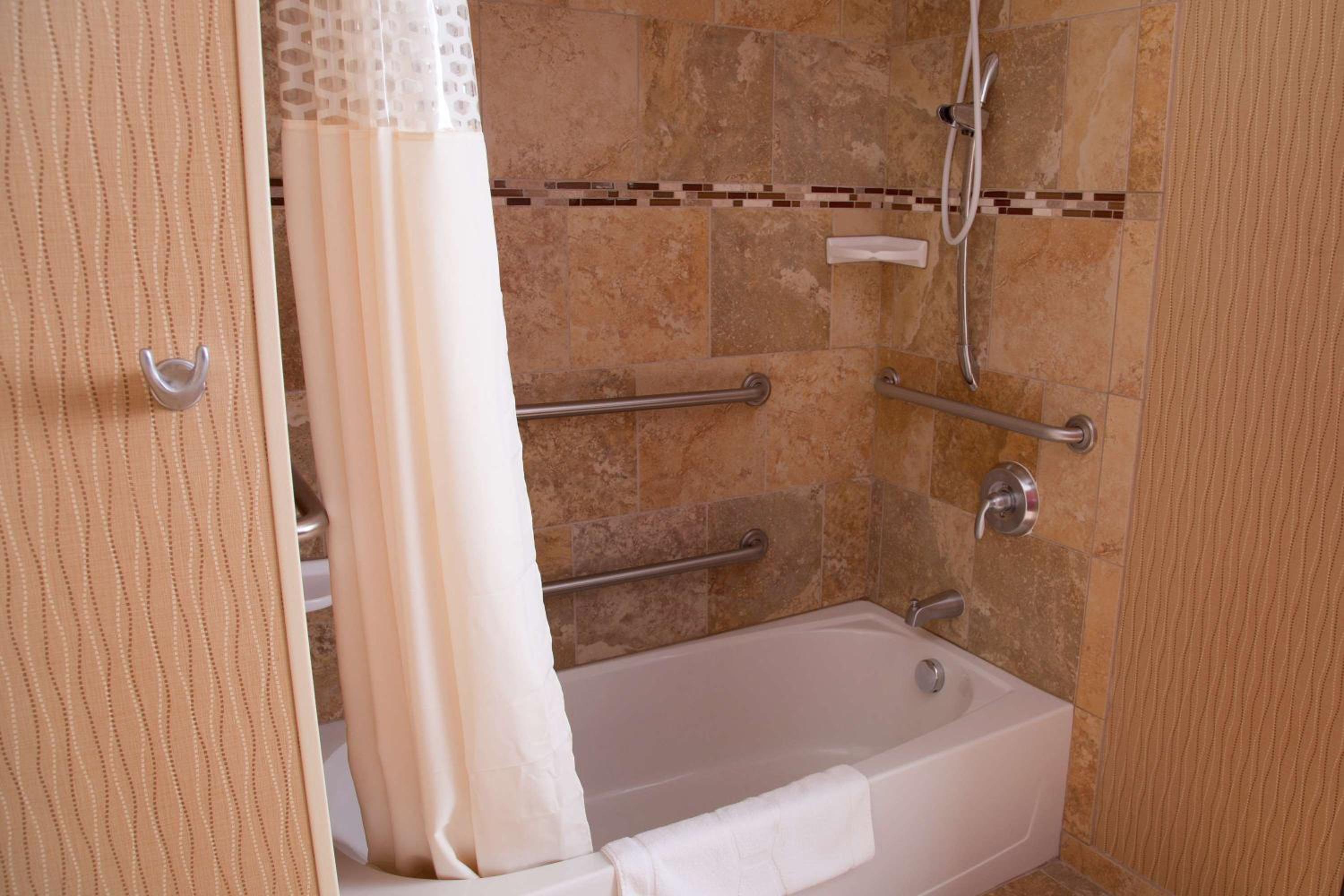 King Studio Suite - Mobility Access/Non-Smoking