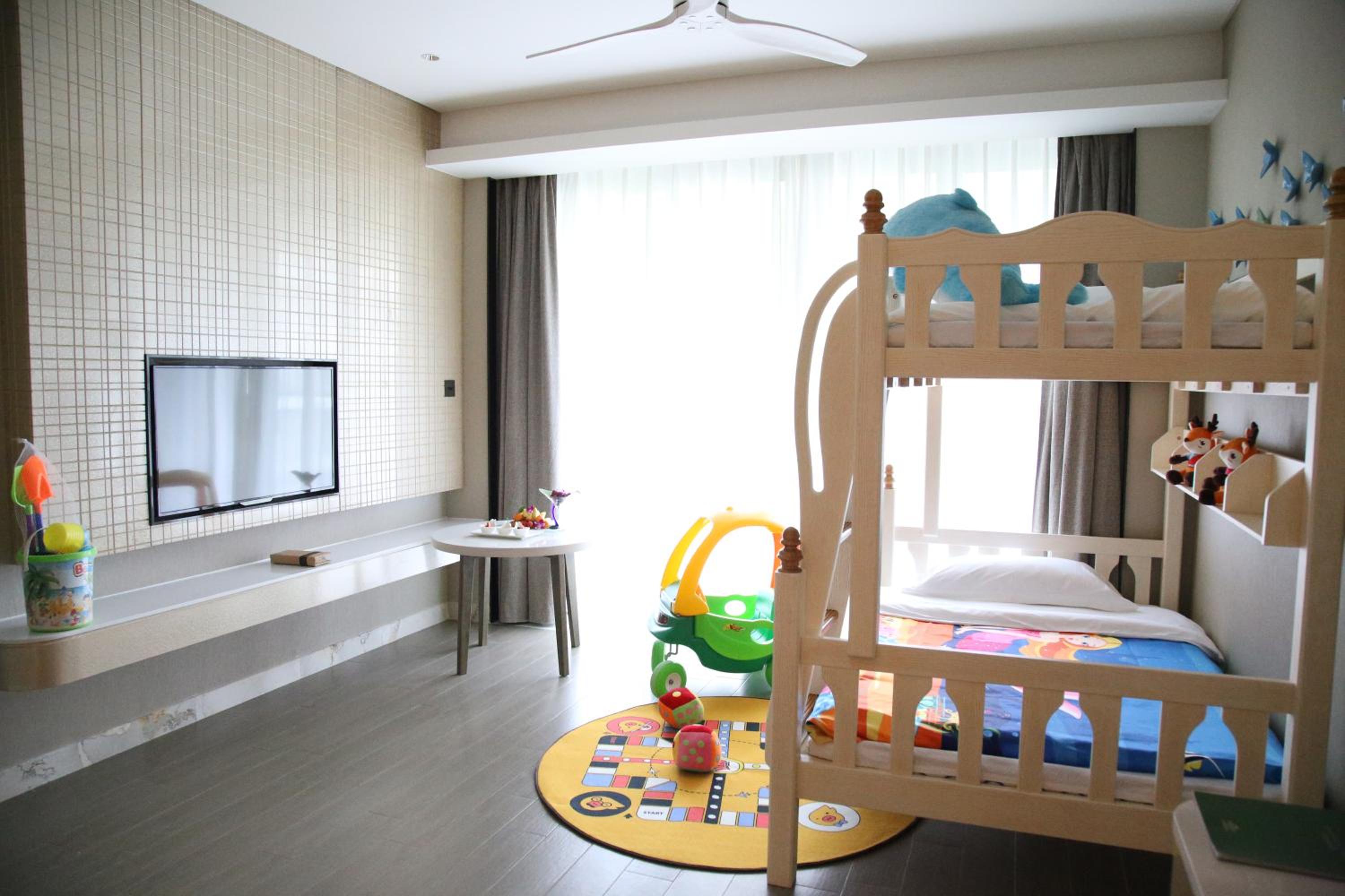 Family King Suite - Non-Smoking