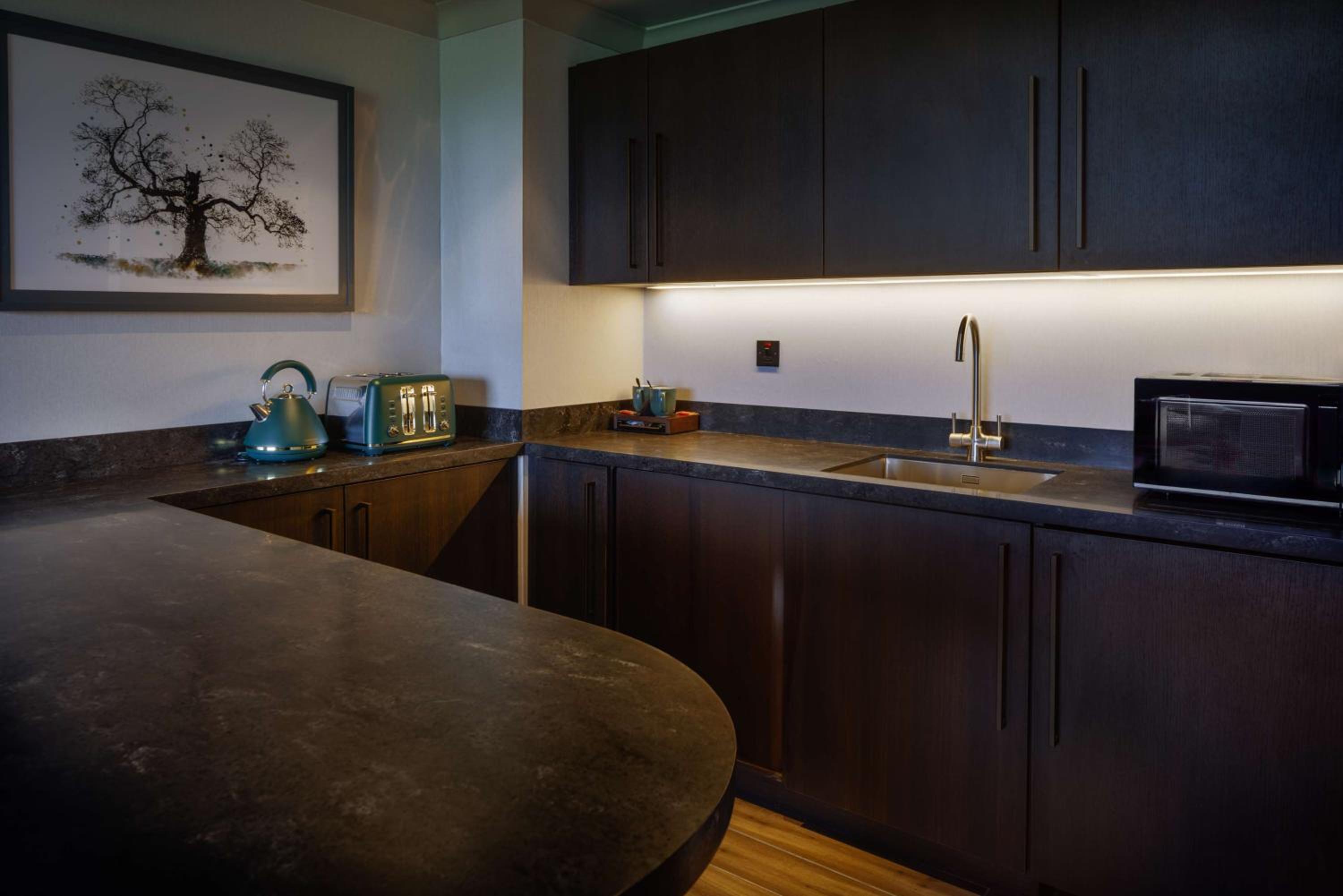 Deluxe Junior King Suite With Golf View