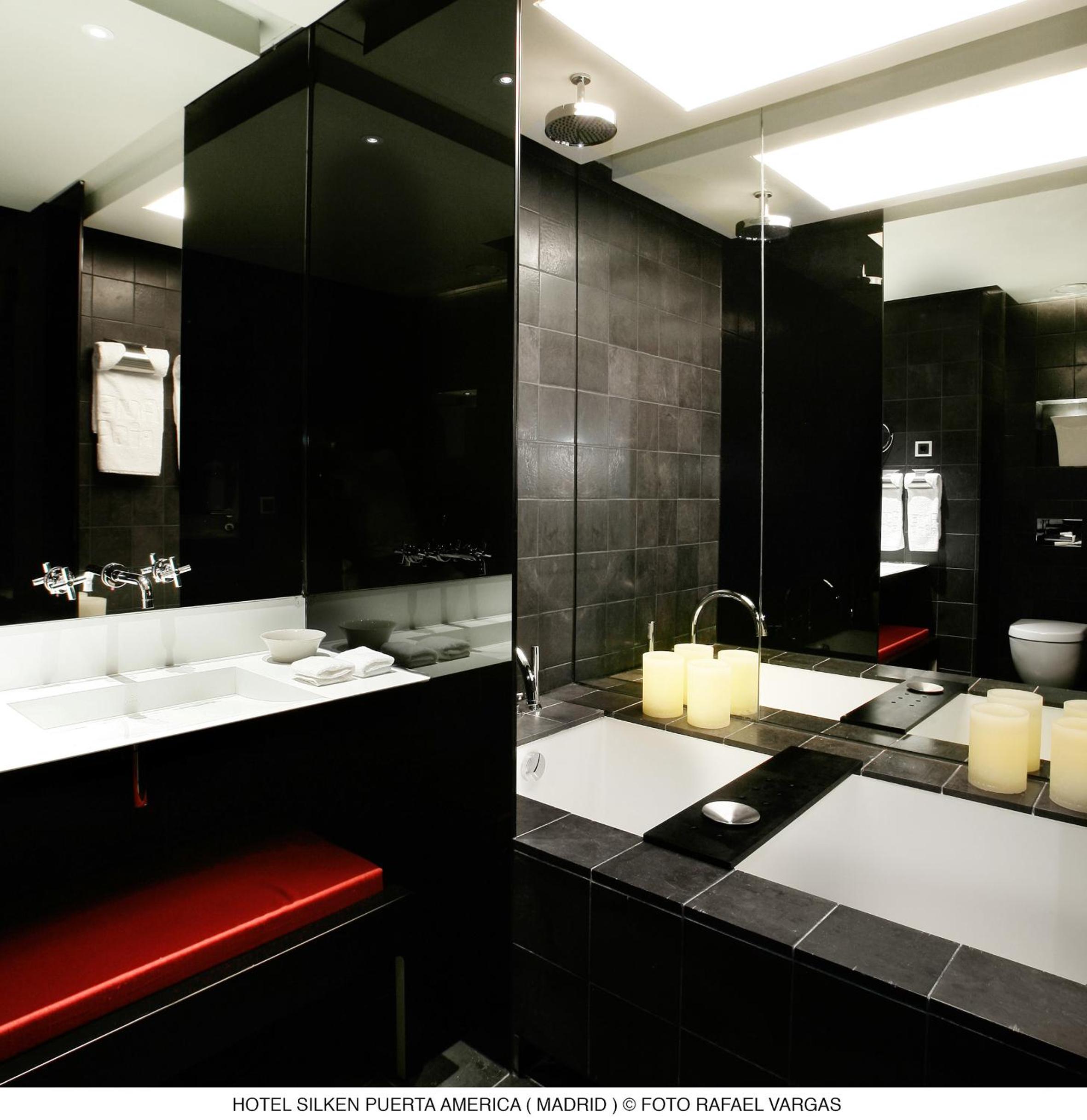 Junior Suite with Executive Lounge Access