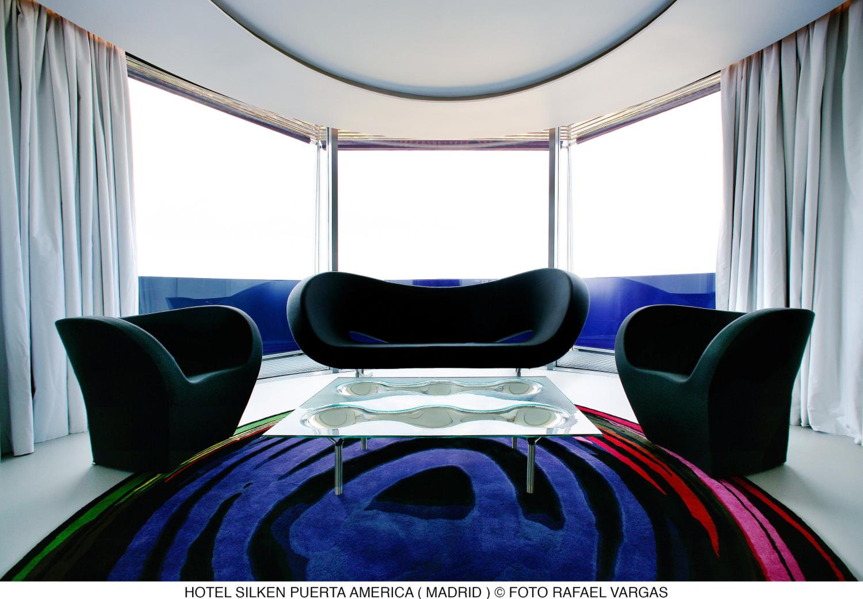 Junior Suite with Executive Lounge Access