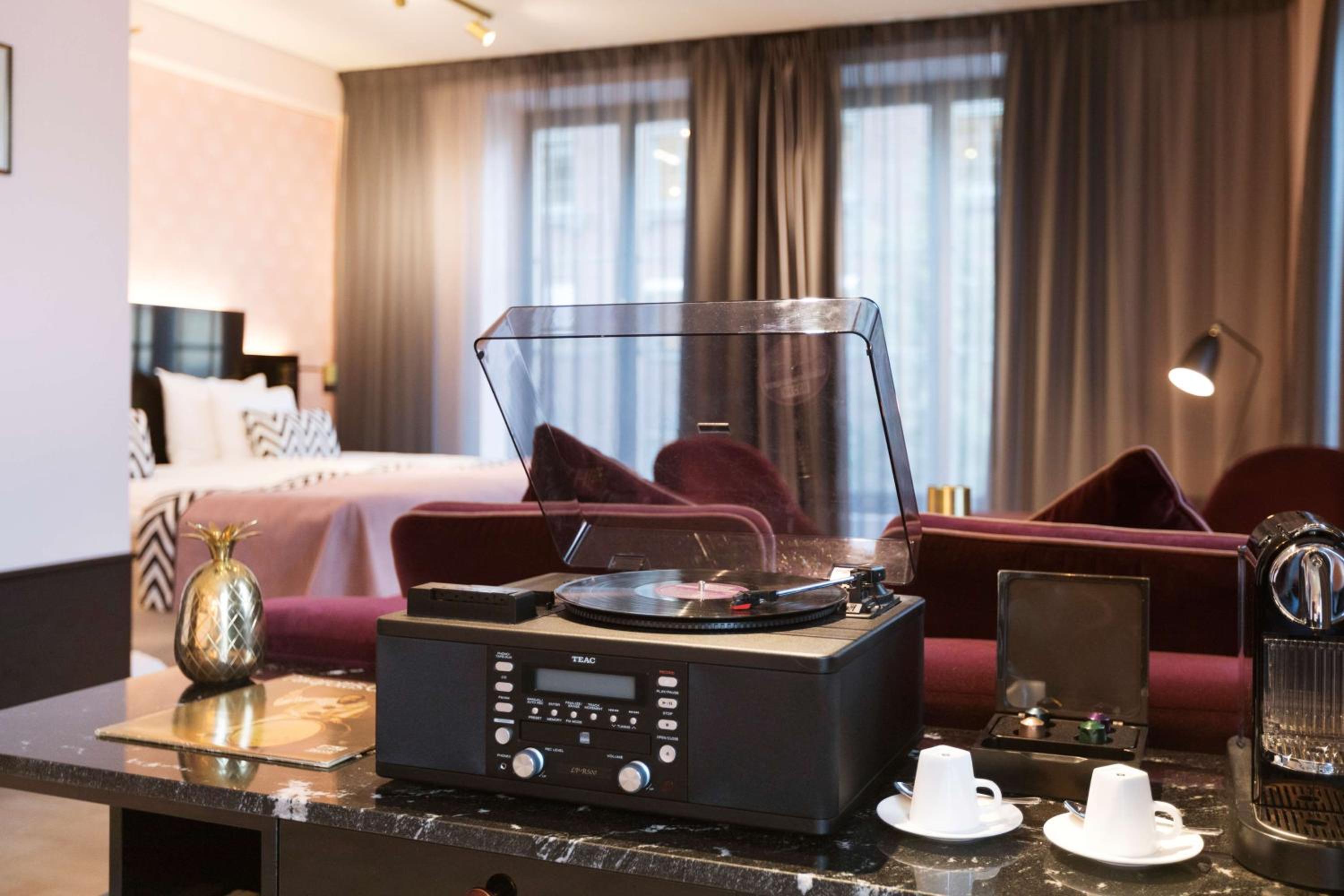 Junior Suite with City View