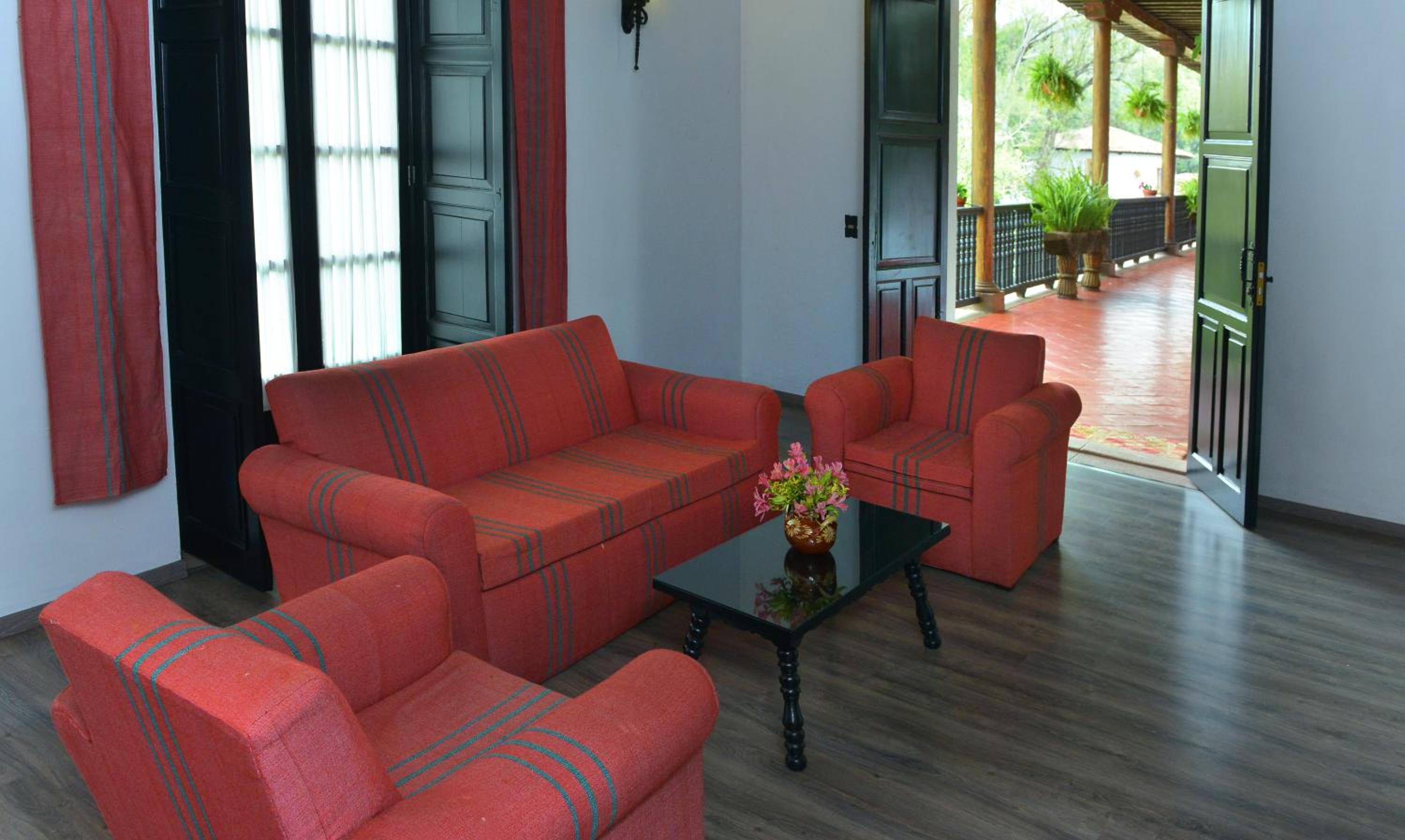 Junior King Suite