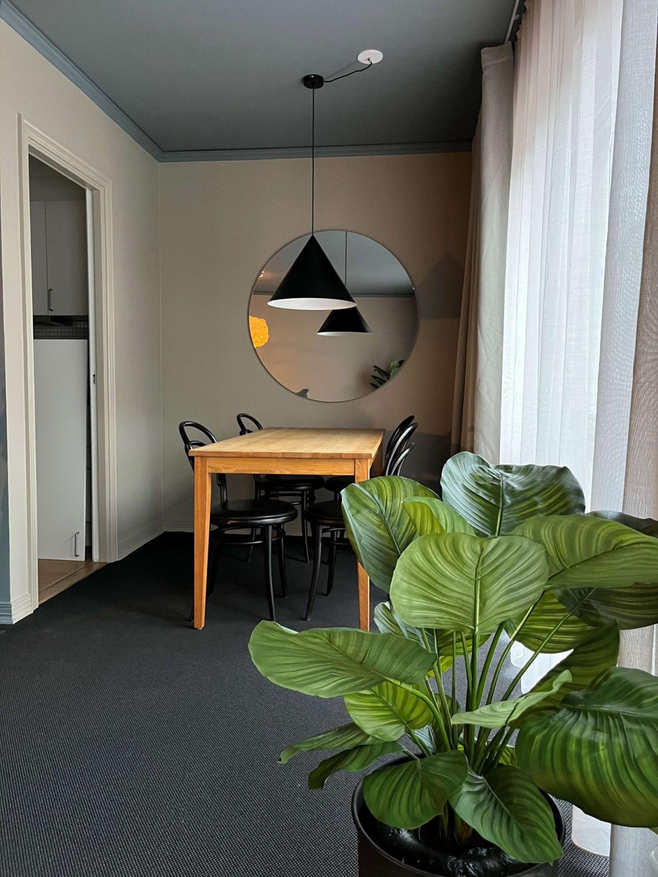 One-Bedroom King Suite