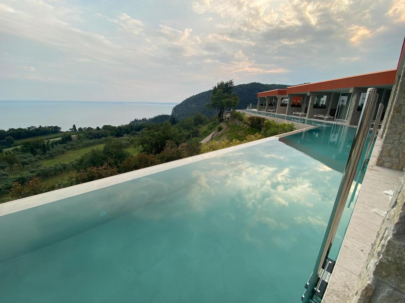 Suite with Infinity Pool