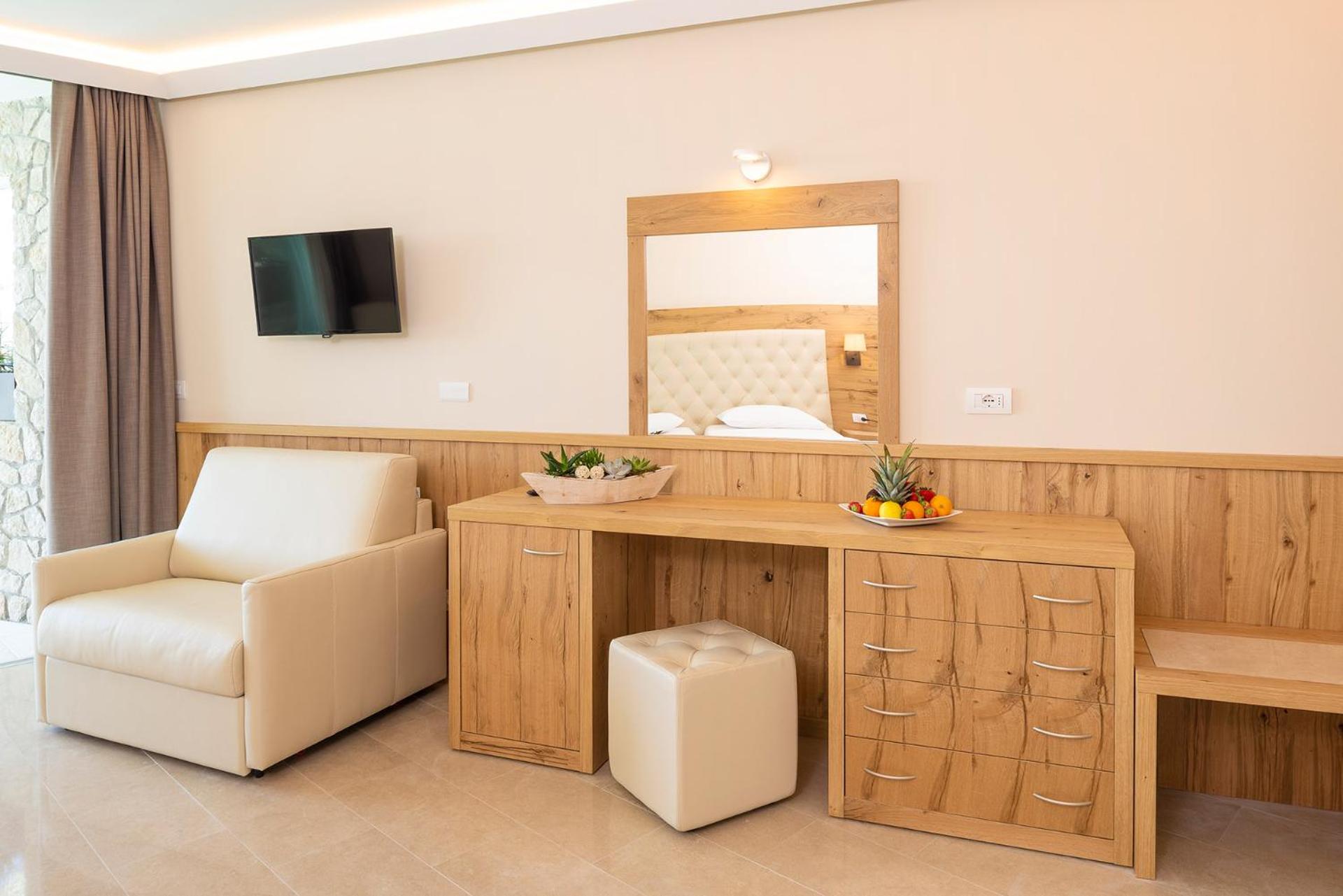 Suite with Infinity Pool