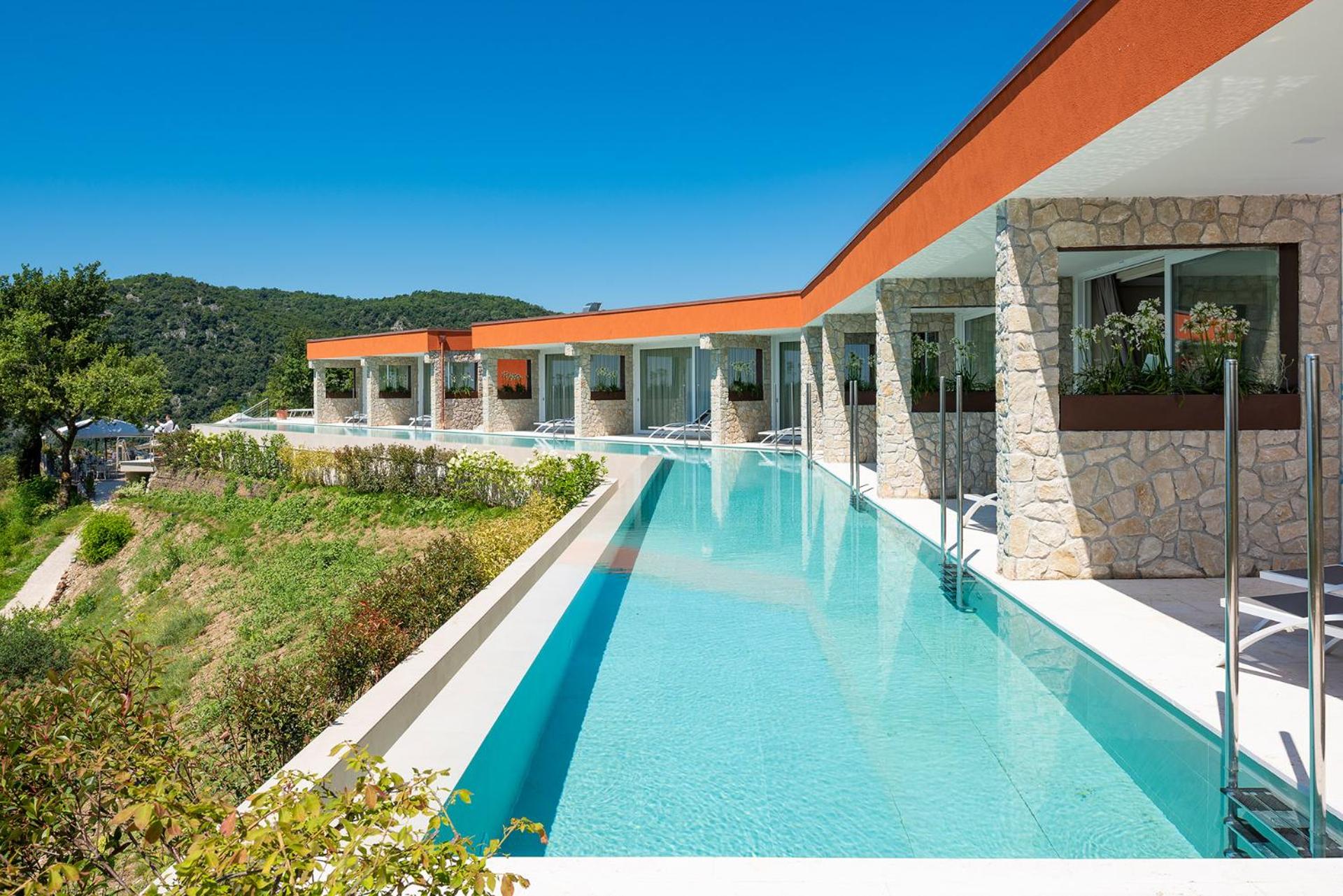 Suite with Infinity Pool