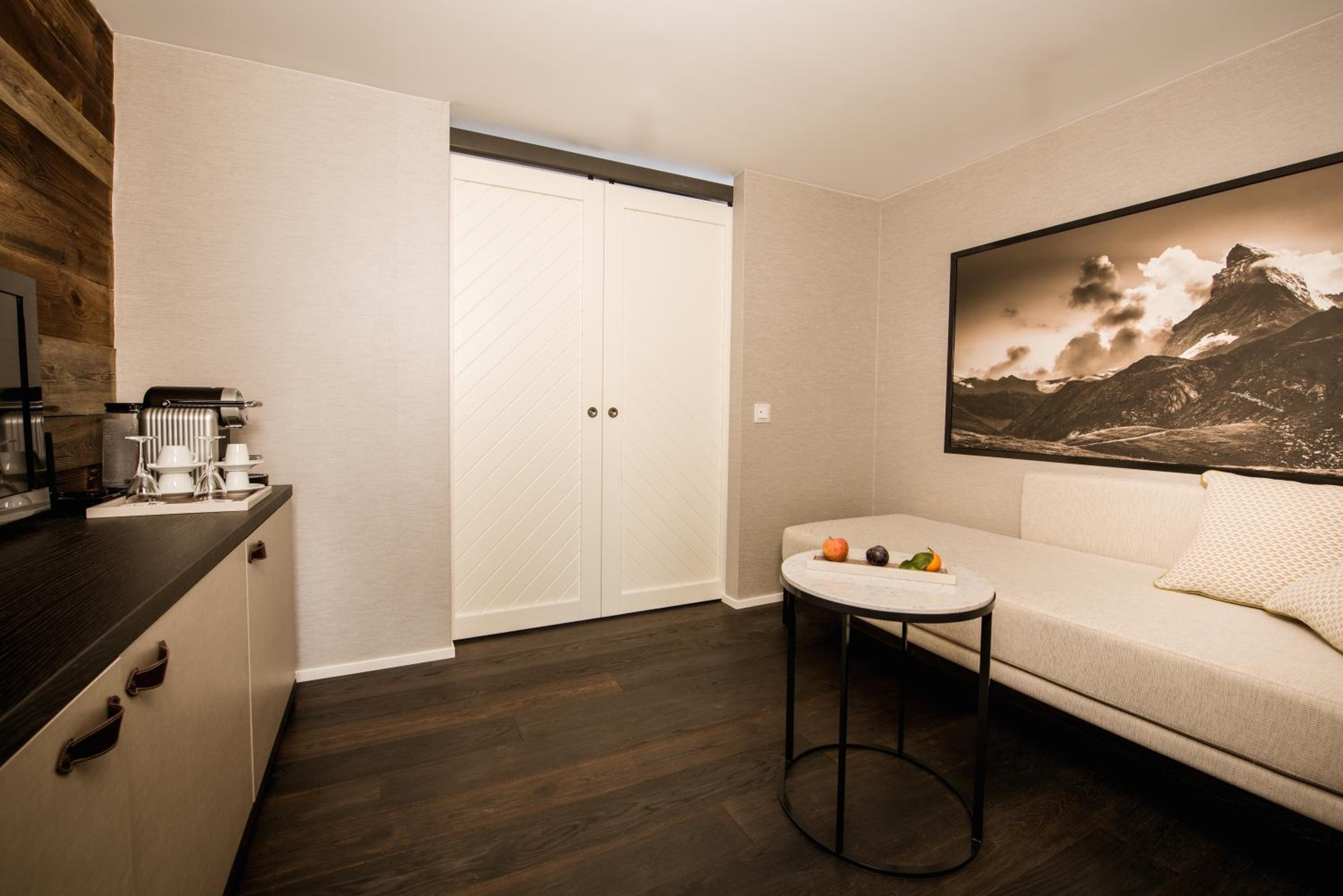 Design Superior Room (3 Adults)