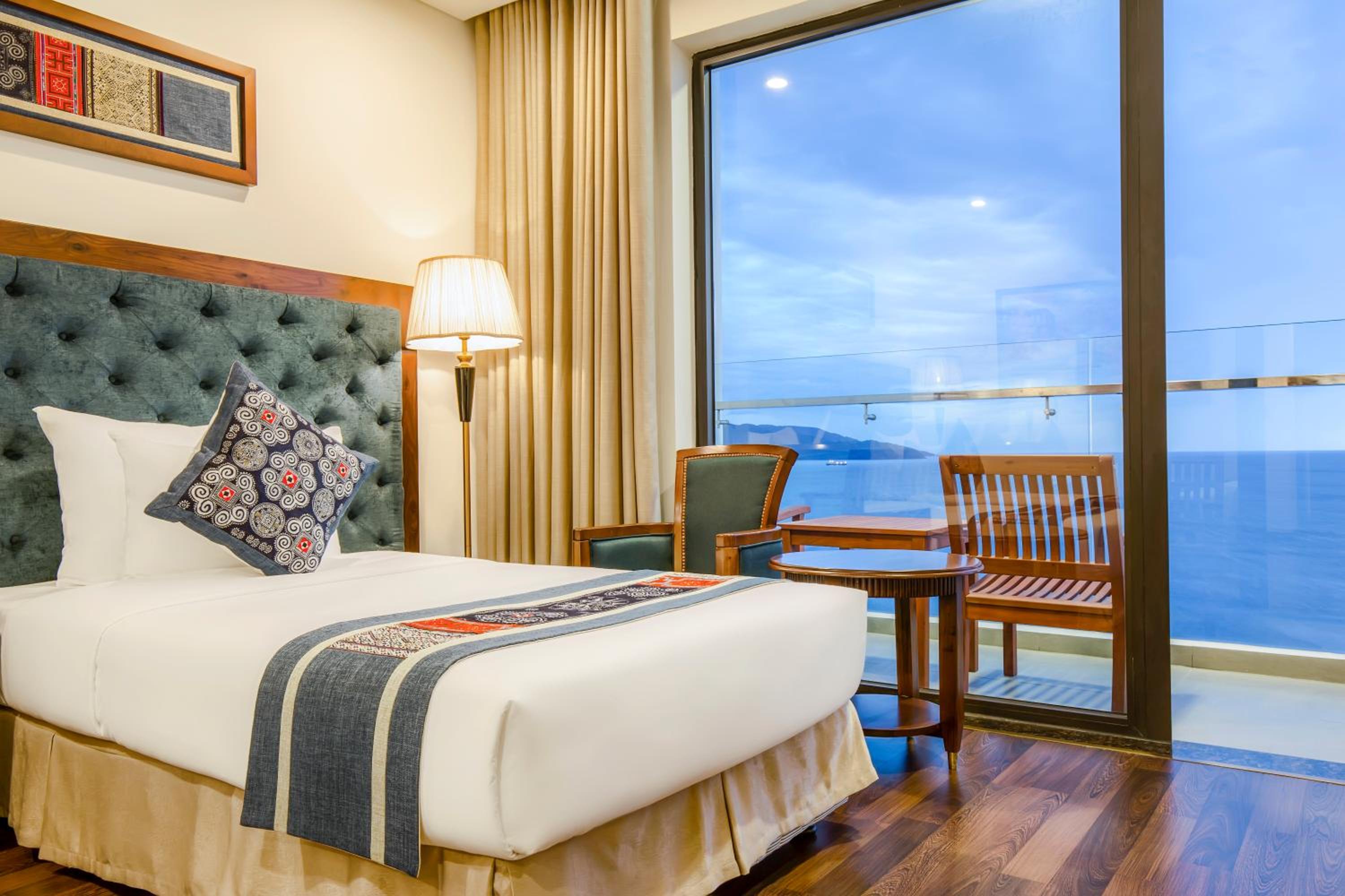 Premier Twin Room with Balcony - Ocean Front