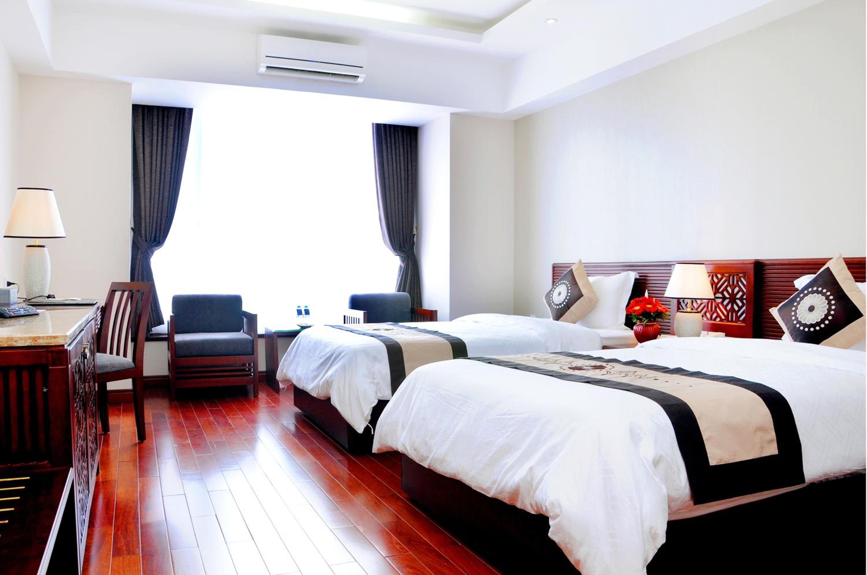 Deluxe Twin Room with City View