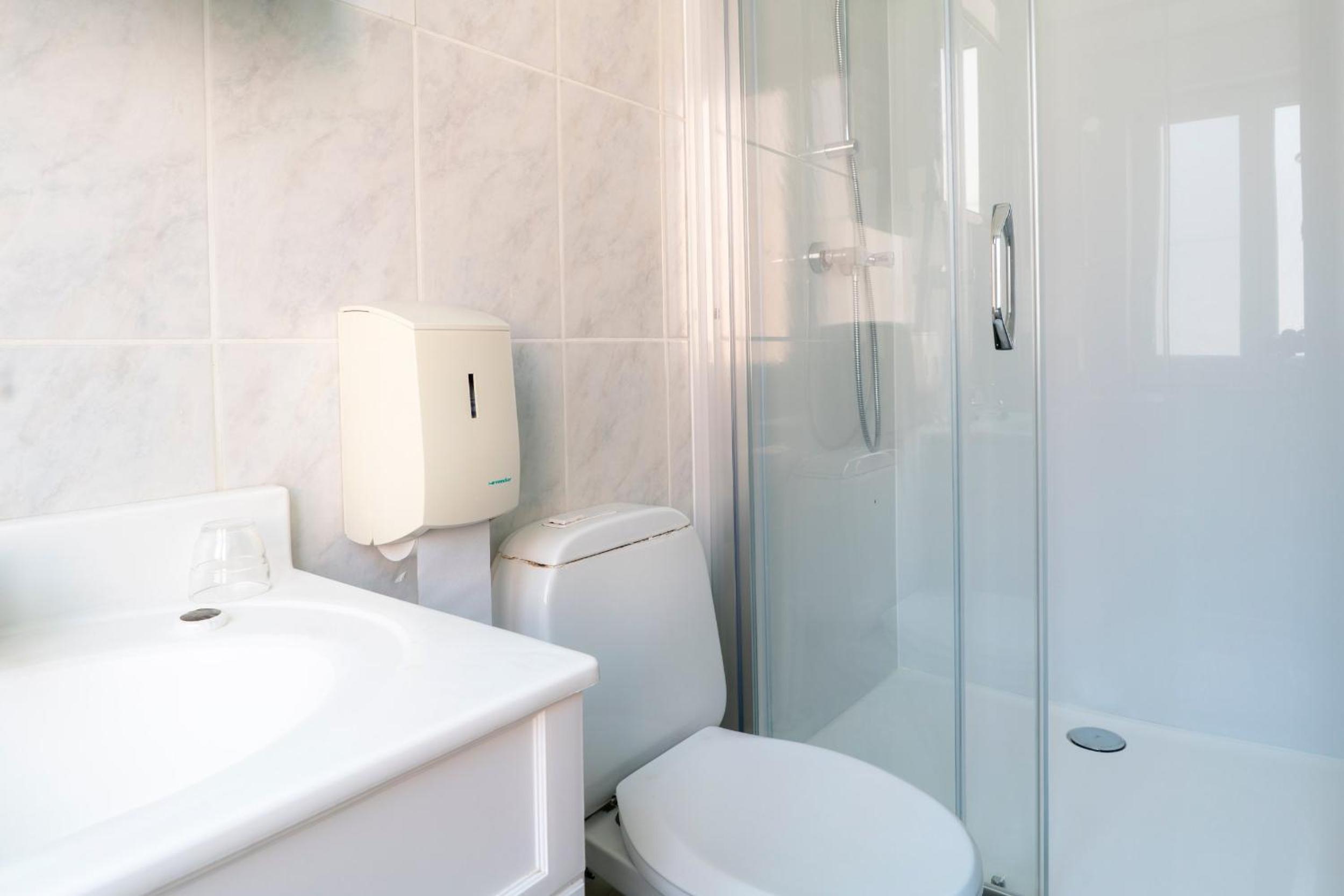 Twin Room With Bathroom