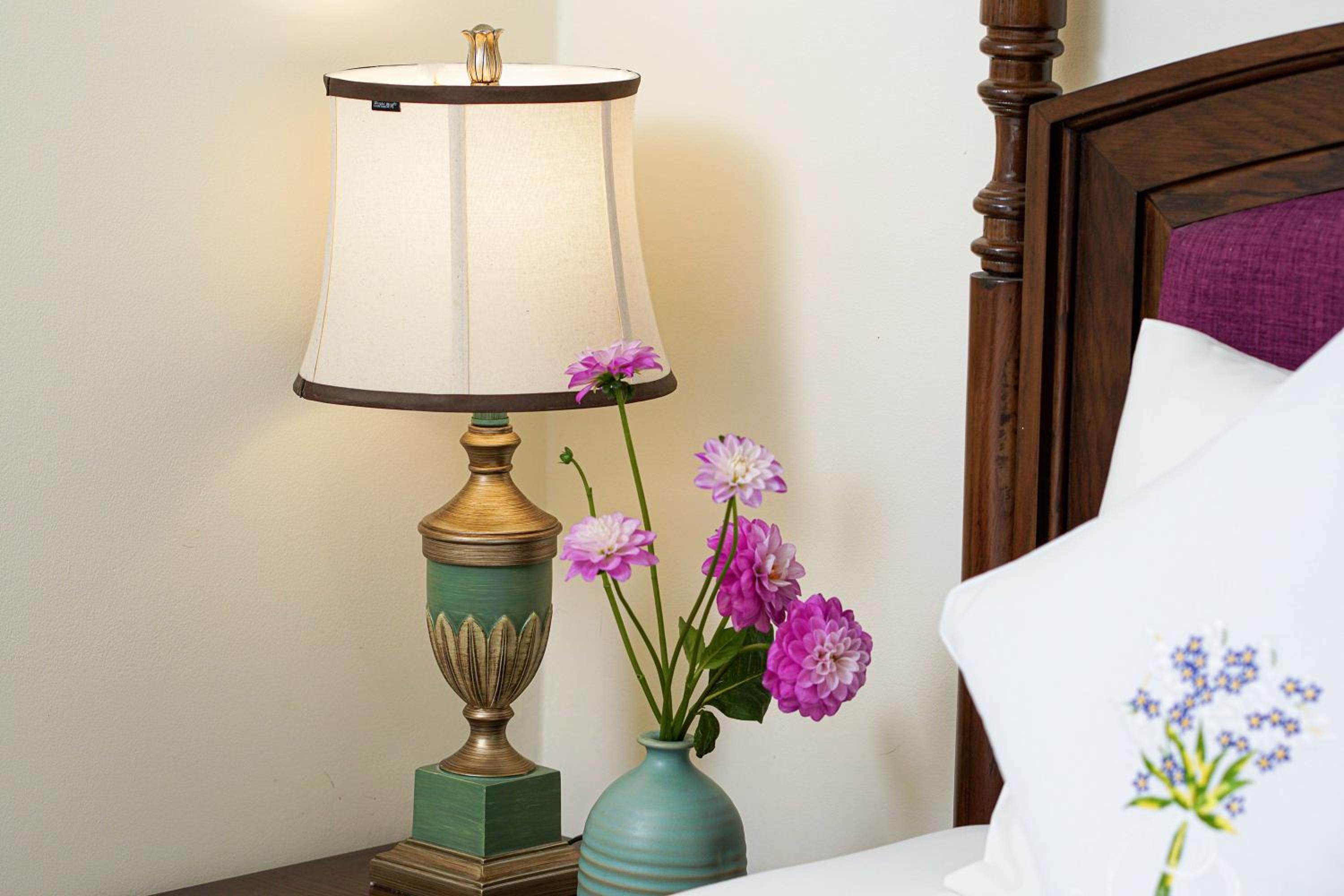 Superior Twin Bed Internal Window