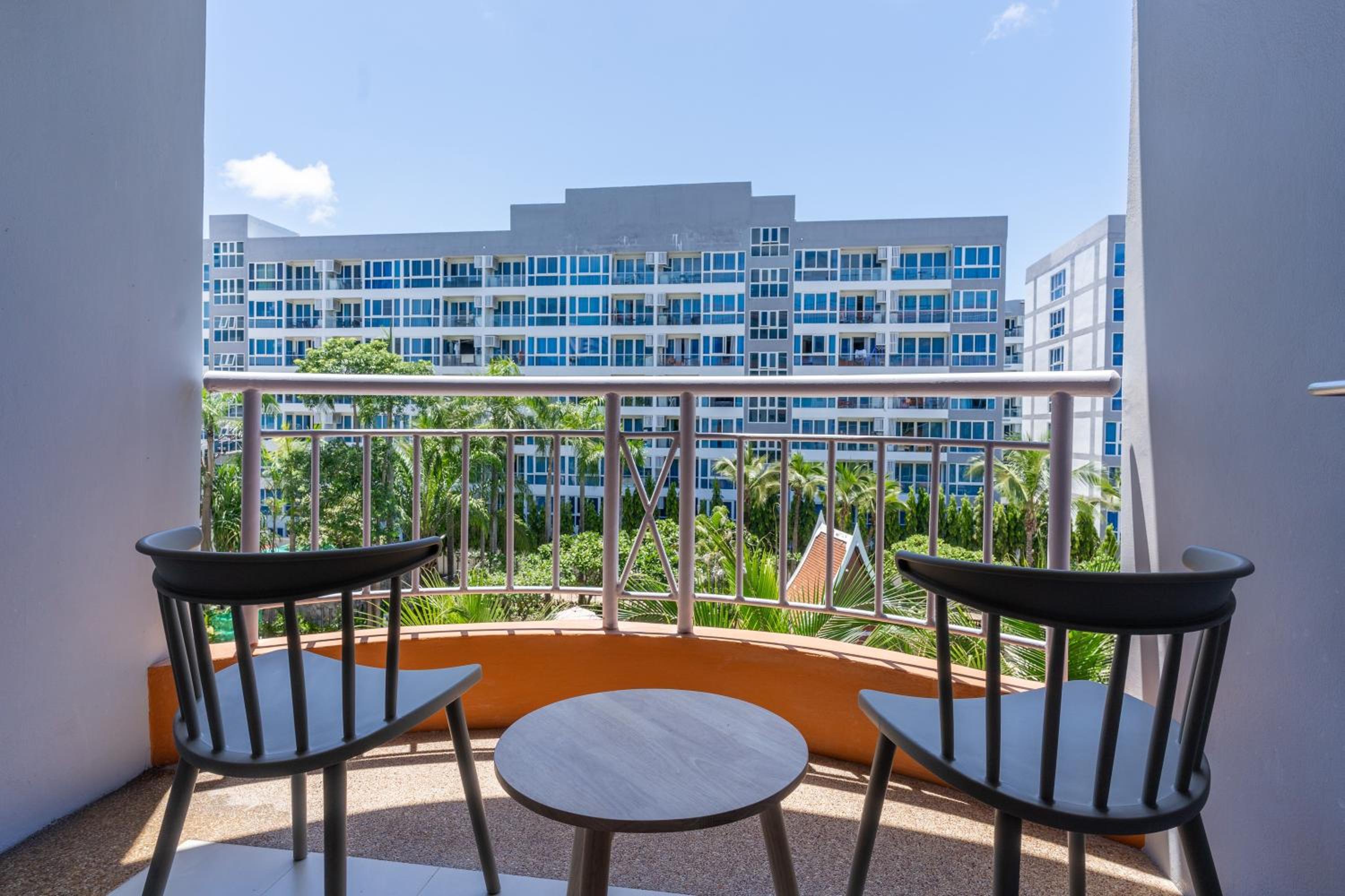 Superior Twin Beds with Balcony