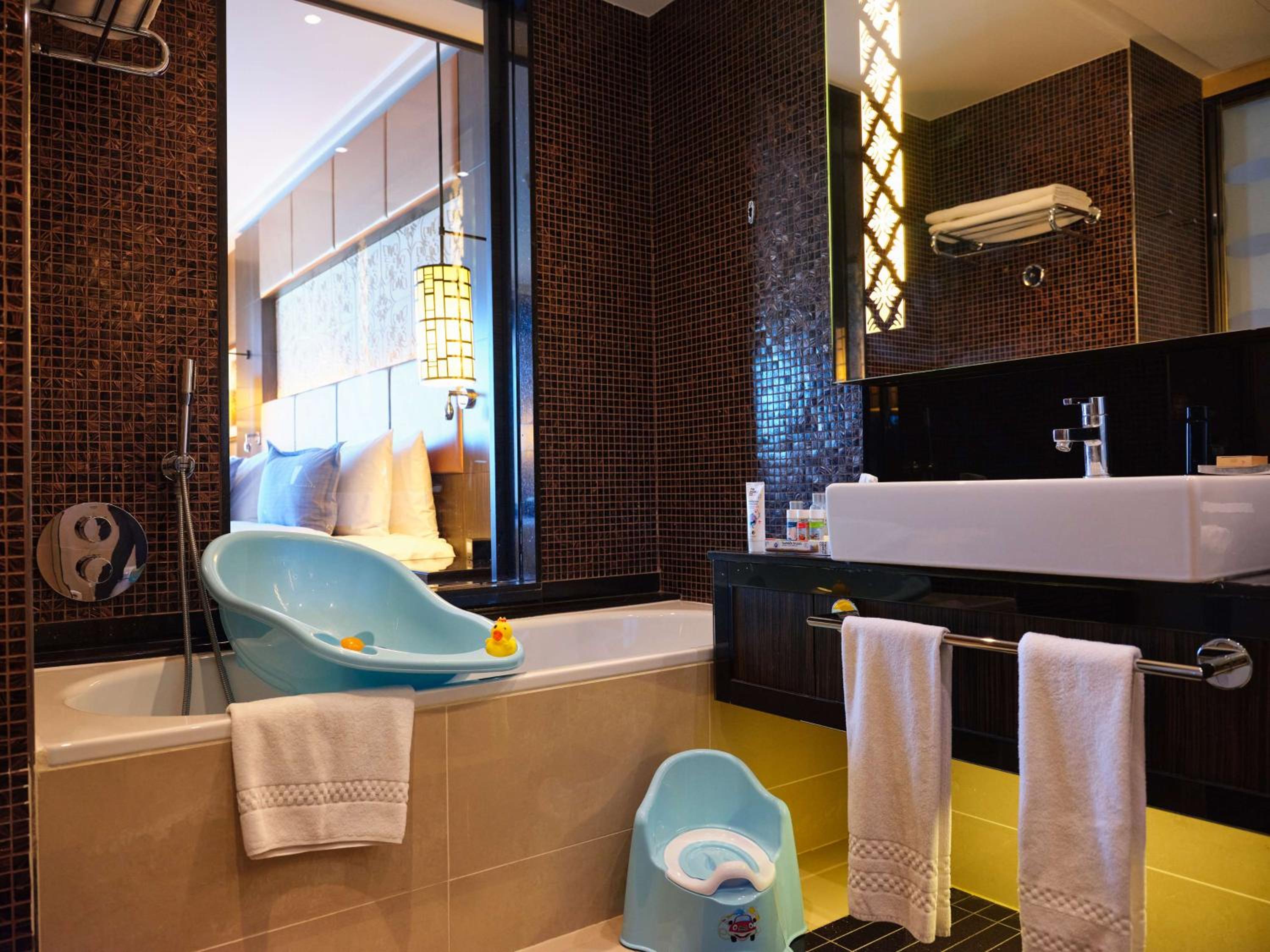 Connecting Family Room