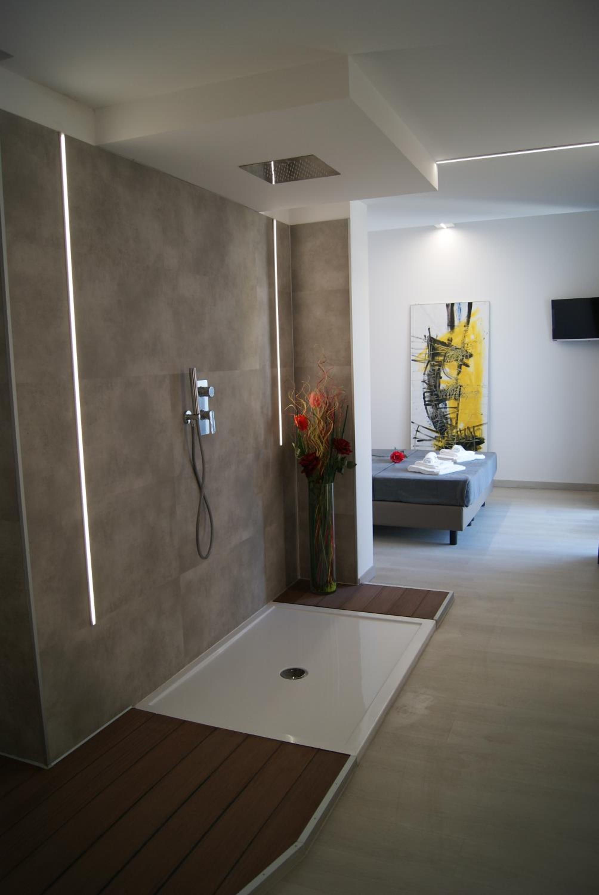 Deluxe Suite with Spa Bath