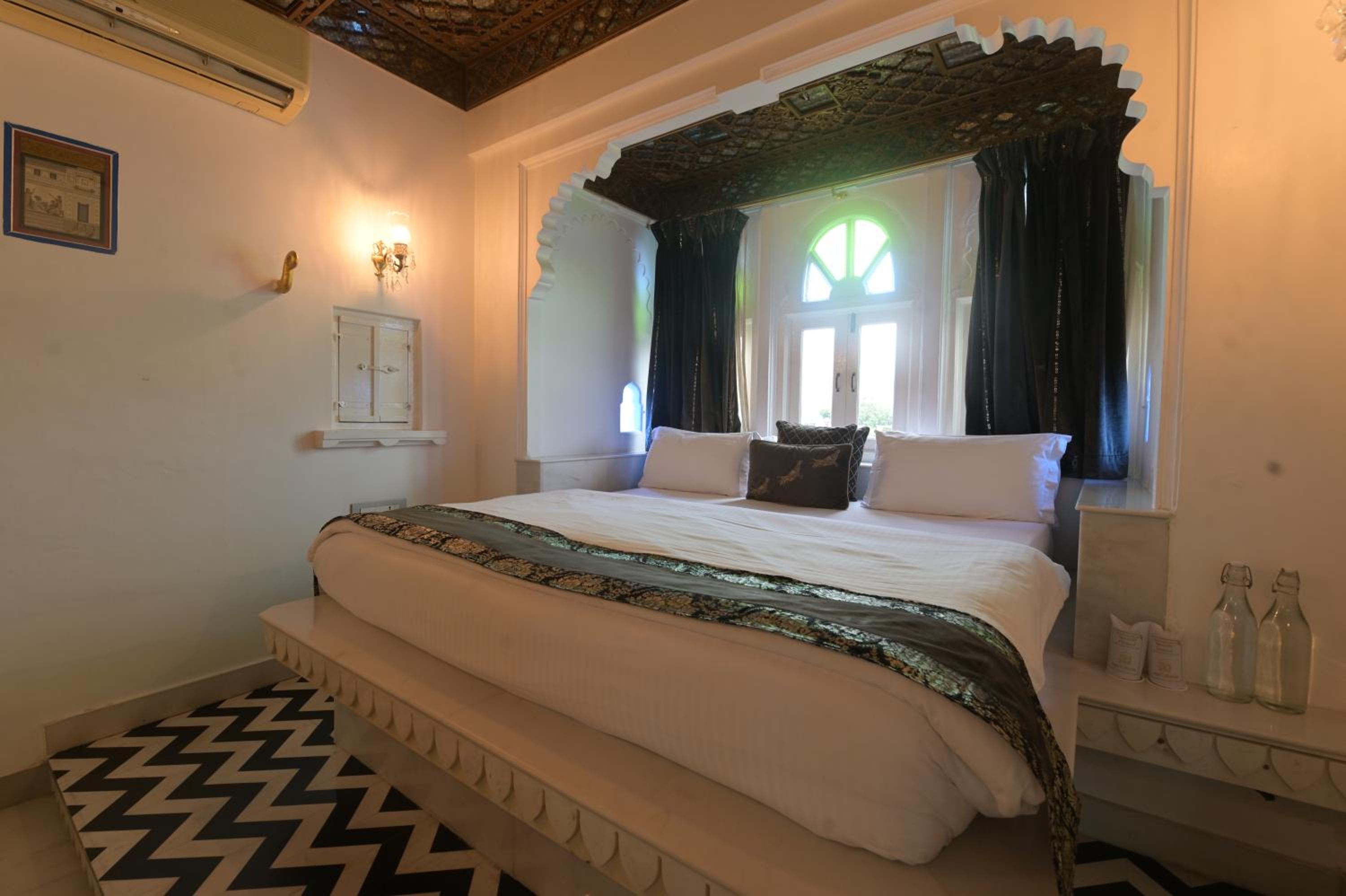 Heritage Room Lake Facing: Avail 15% Discount on all restaurant bills,50% Discount on any spa services (Valid for stay till 30th September 2025) 