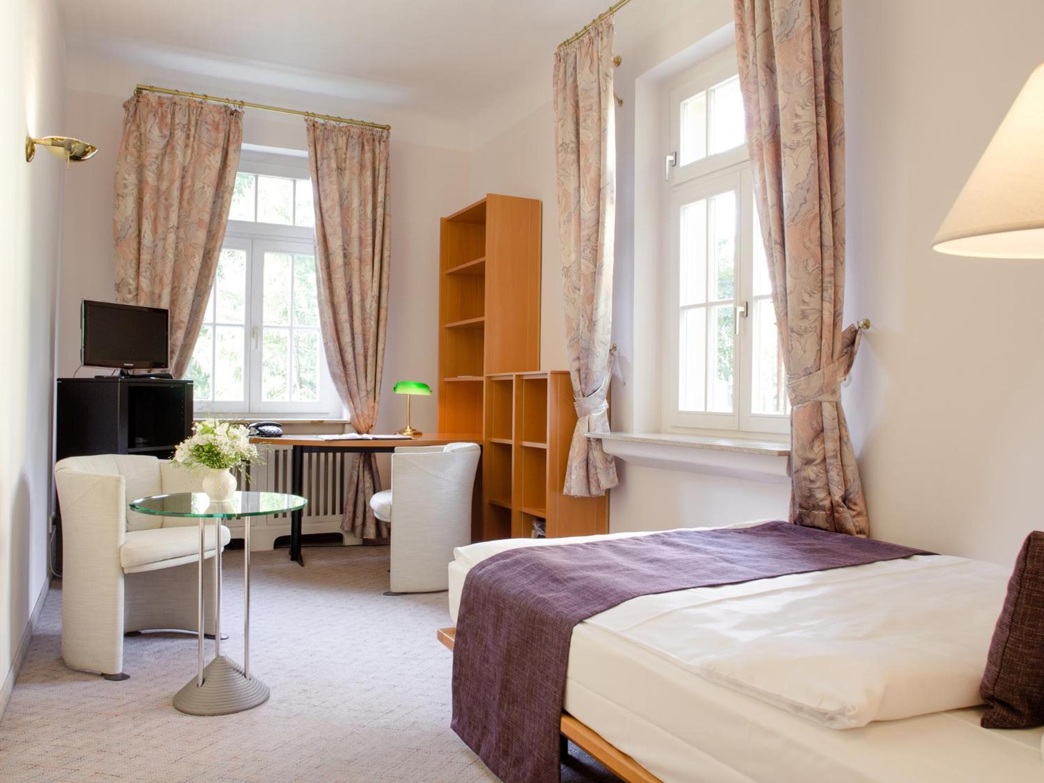 Economy Single Room