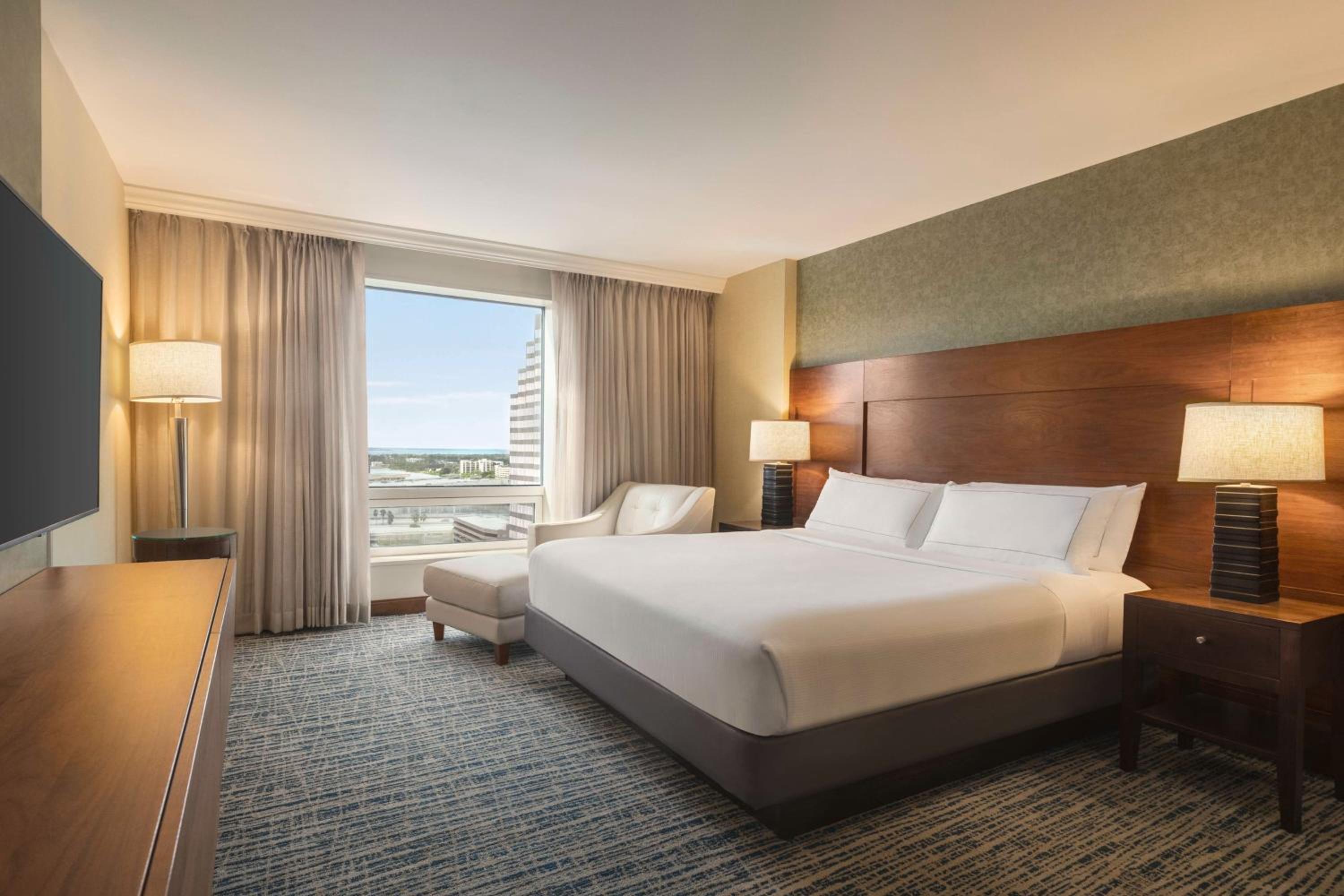 One-Bedroom King Suite with Pool View