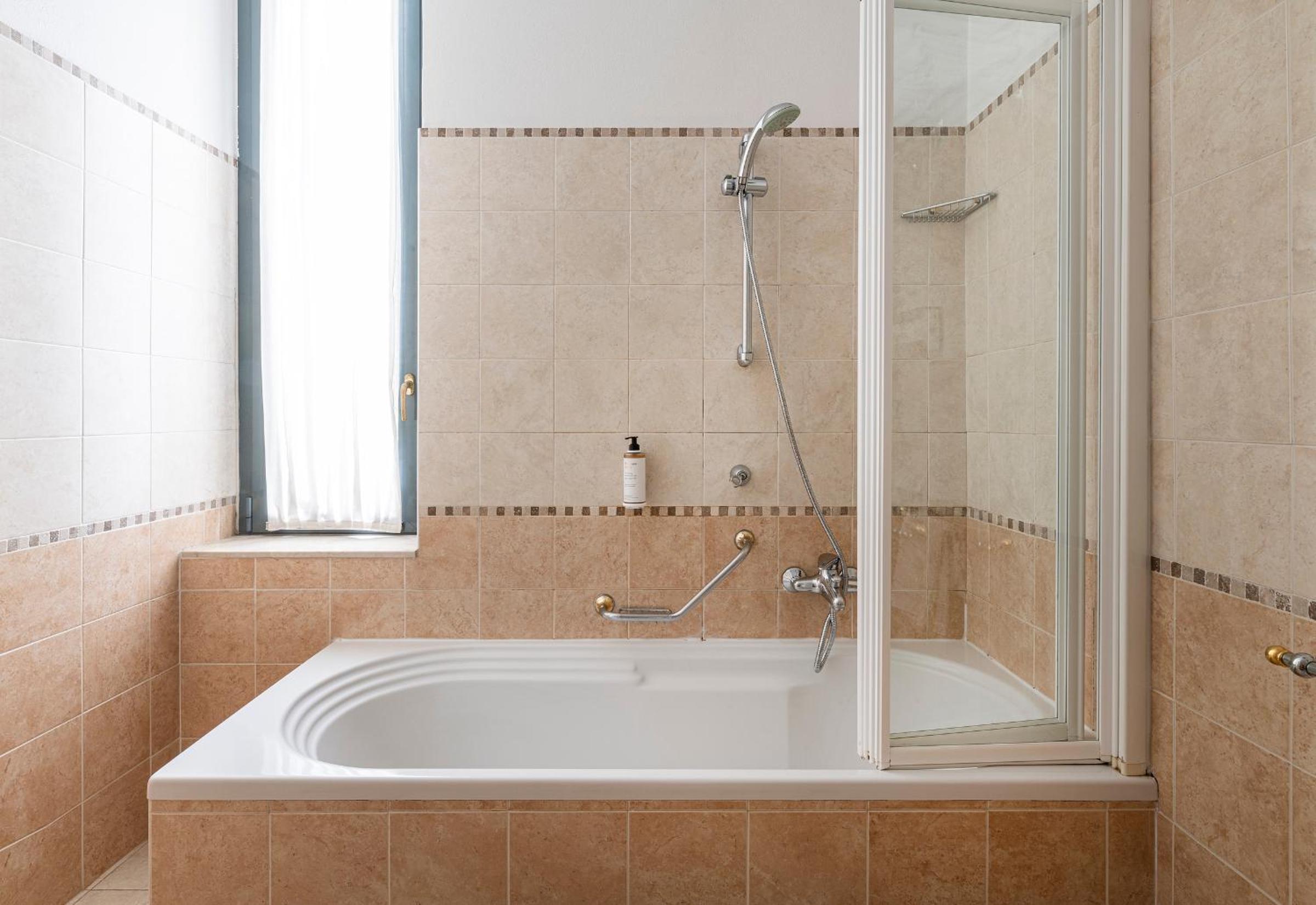 Queen Room With Balcony