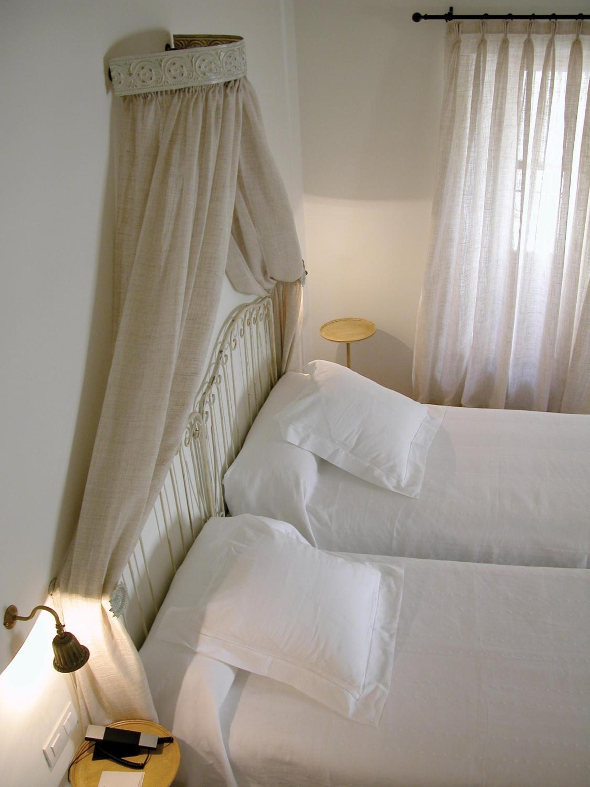 Double Room (2 Adults + 1 Child )