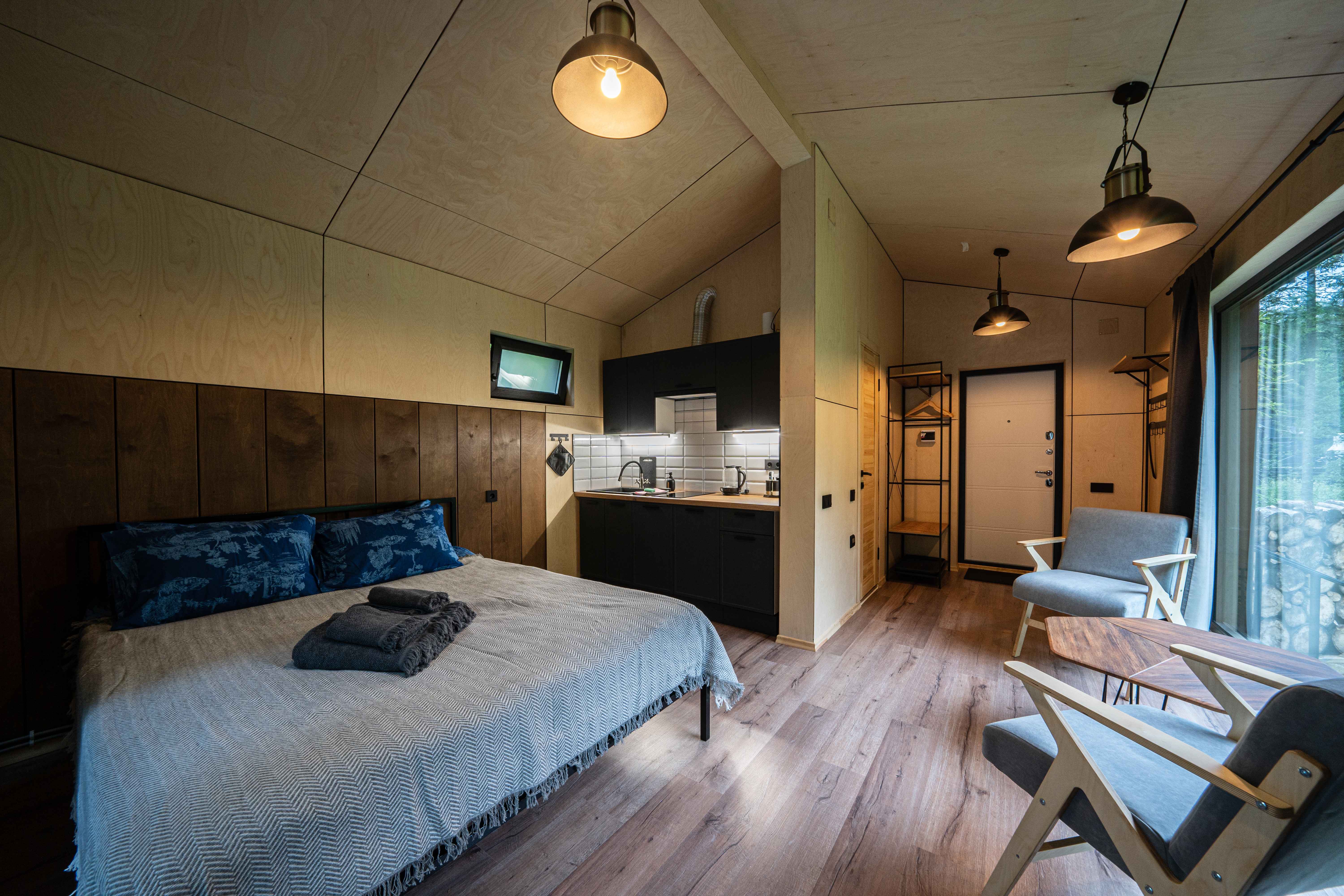 Коттедж №17 Заезд: 14:00 Выезд: 12:00