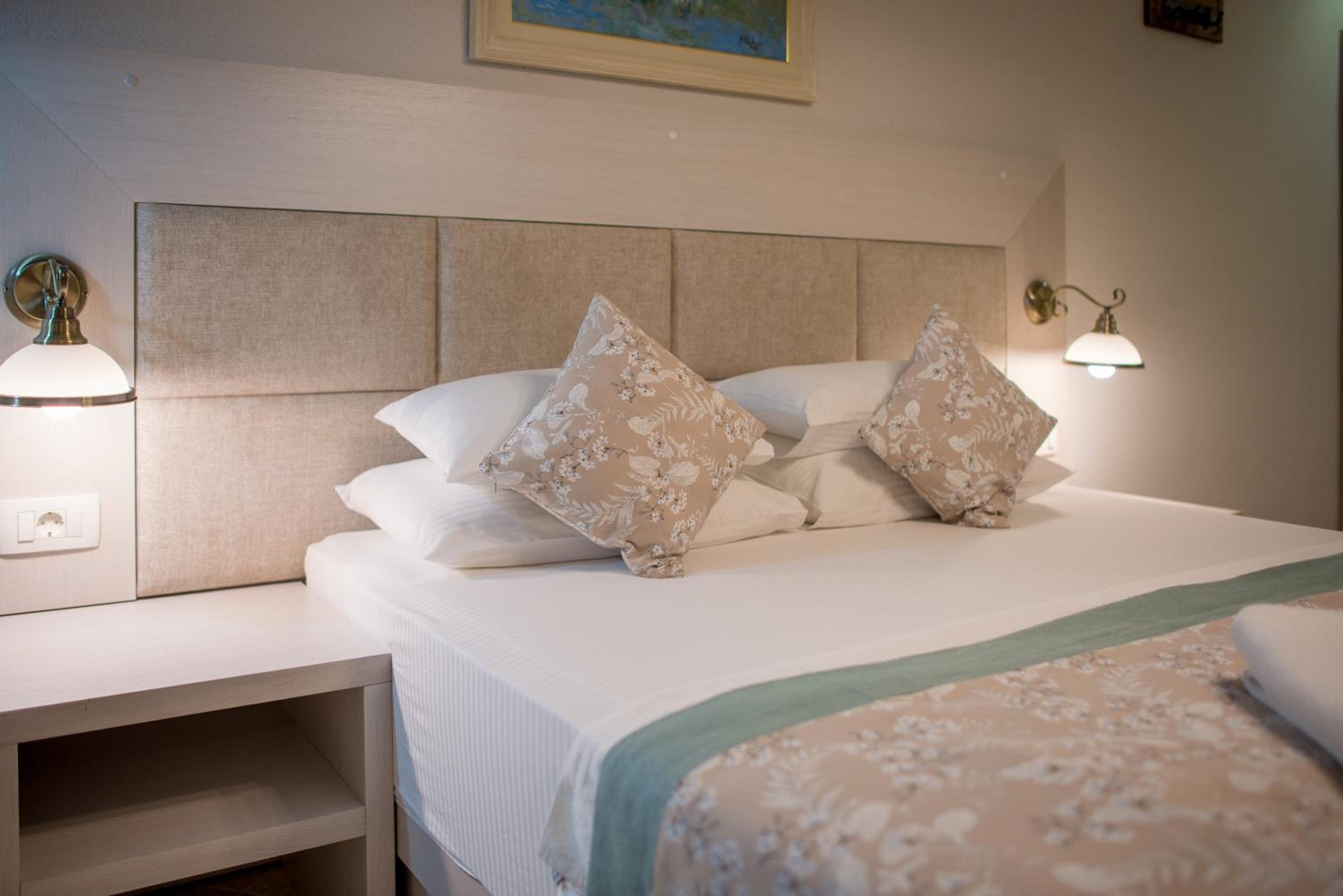 Deluxe Apartment with sea view and balcony / Annex C