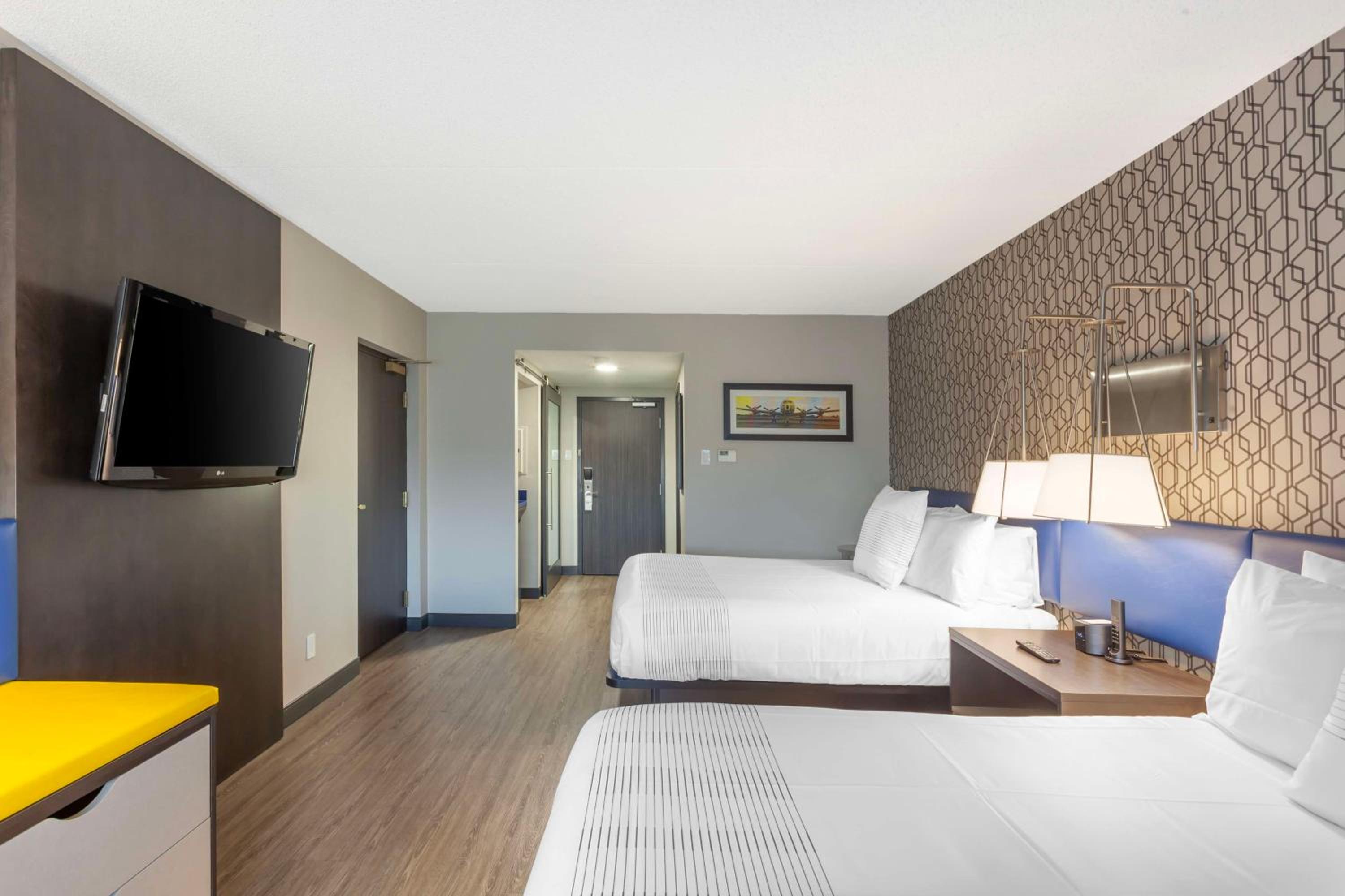 Queen Room with Two Queen Beds - Non-Smoking