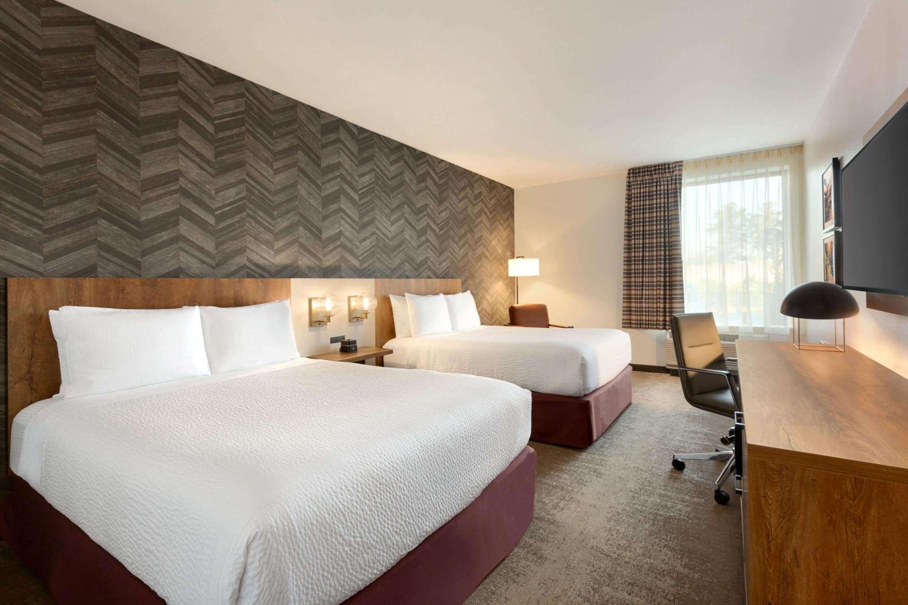 Queen Room with Two Queen Beds - Mobility Access/Non-Smoking