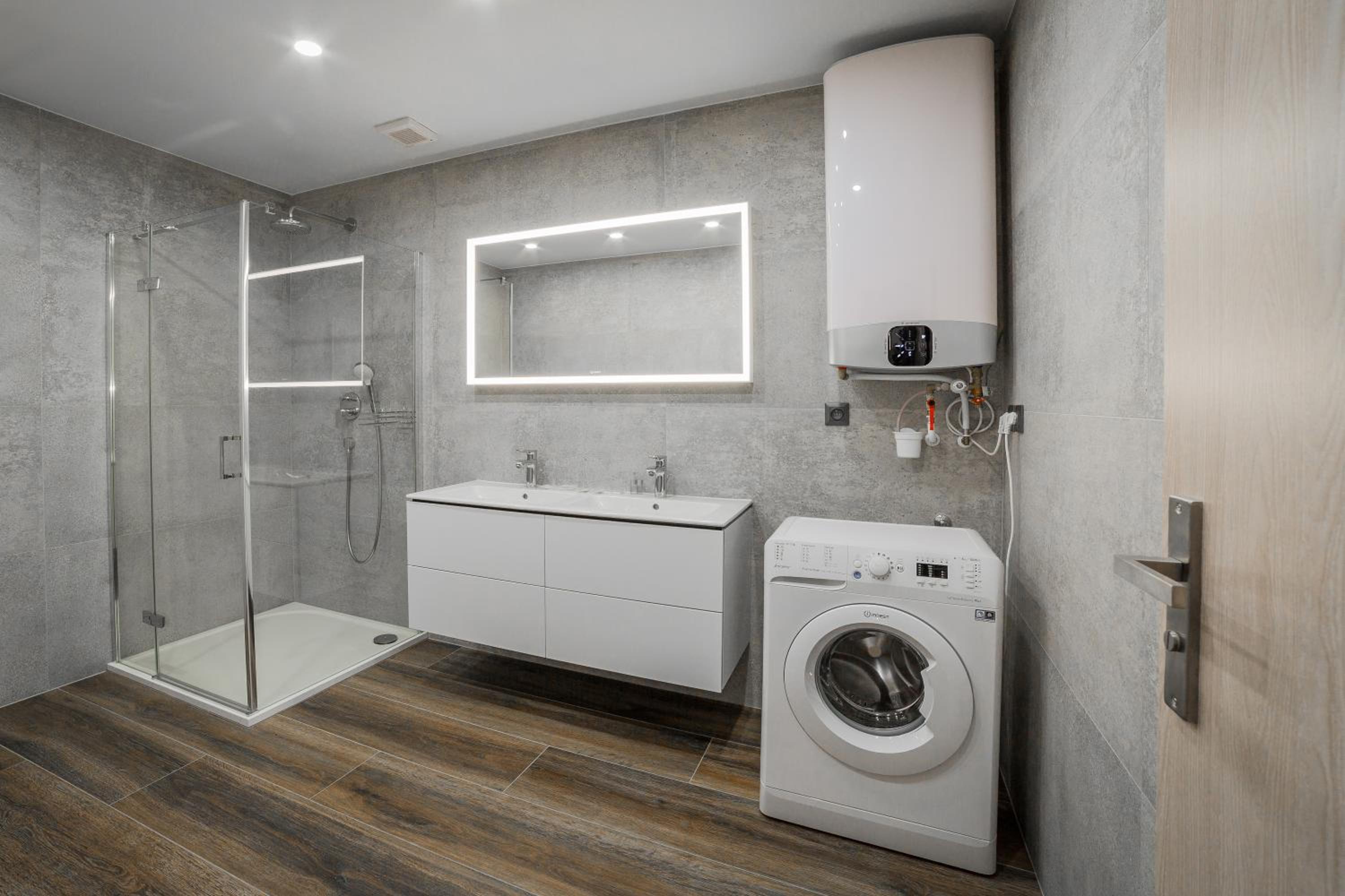 Apartment Deluxe with free Pool and Fitness