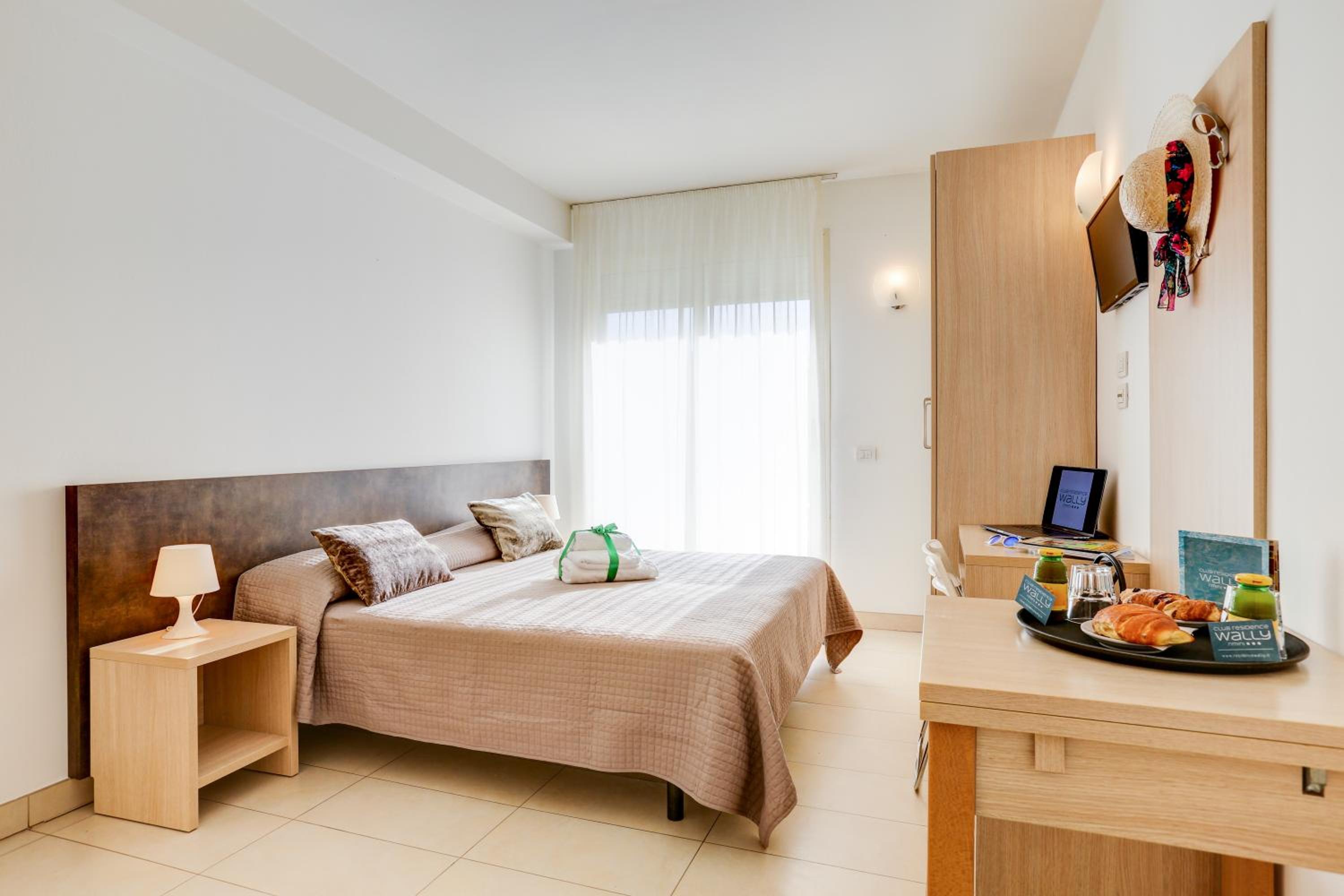Studio (2 Adults)
