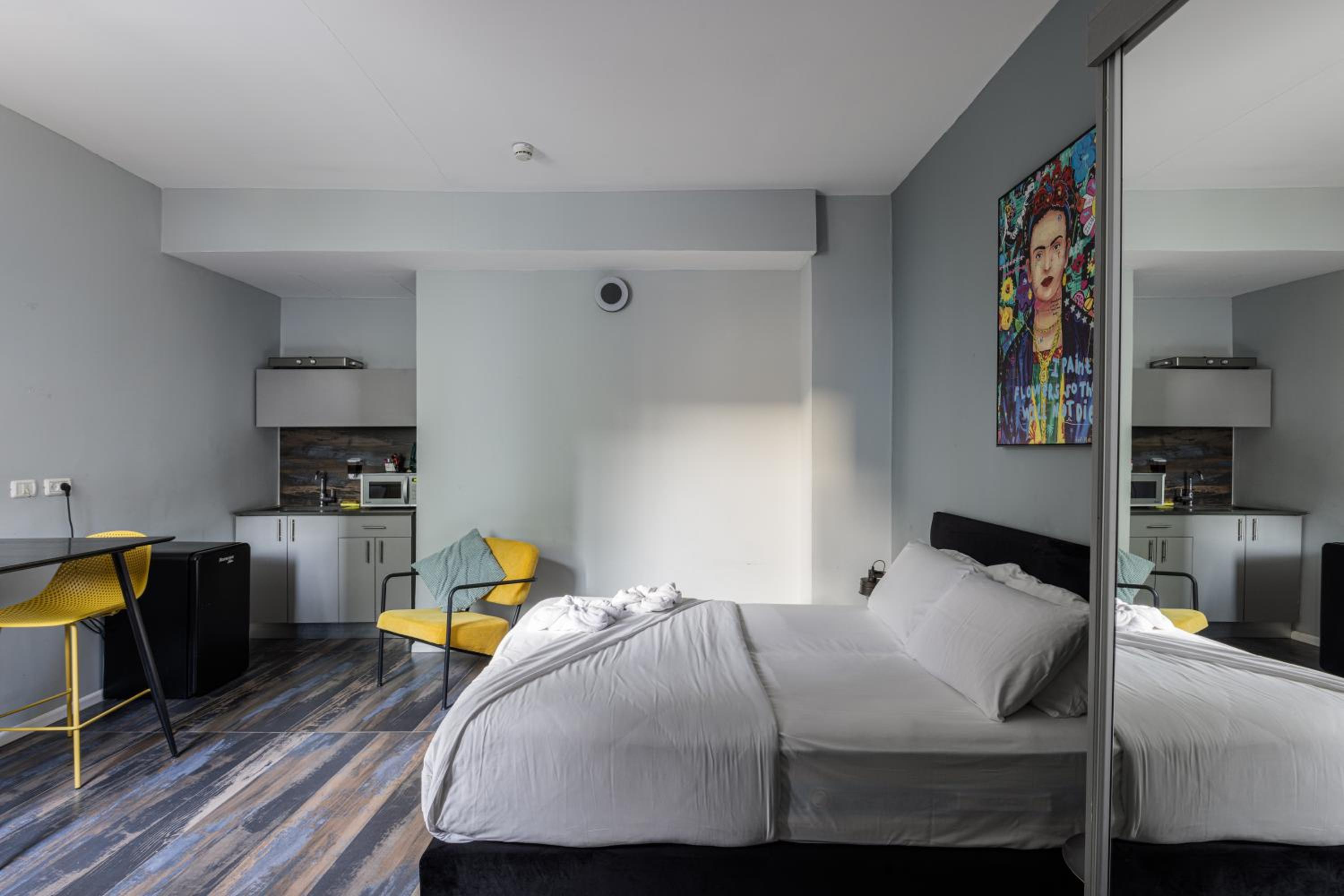 Deluxe Studio with Kitchenette