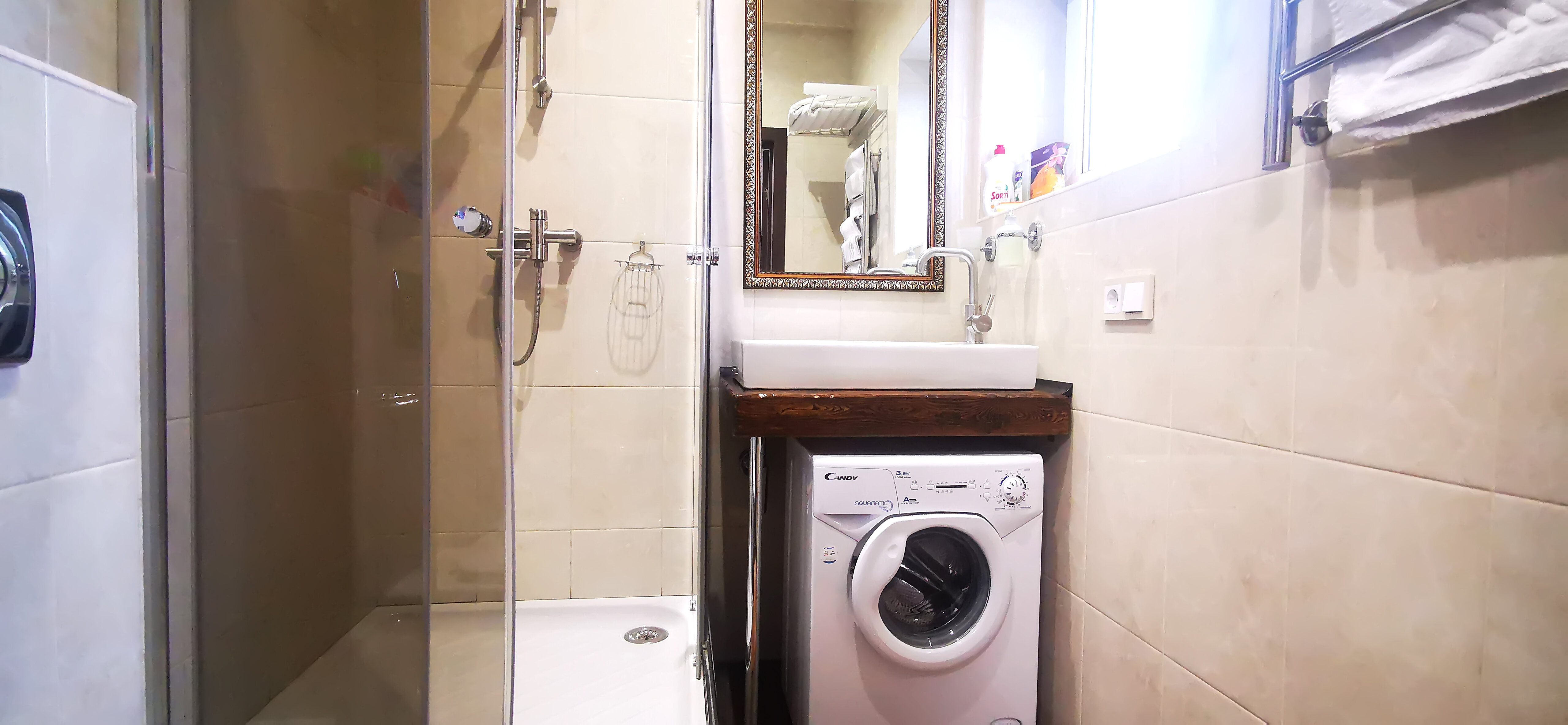 Однокомнатный номер с балконом и видом на море и Парк Победы (L-42)