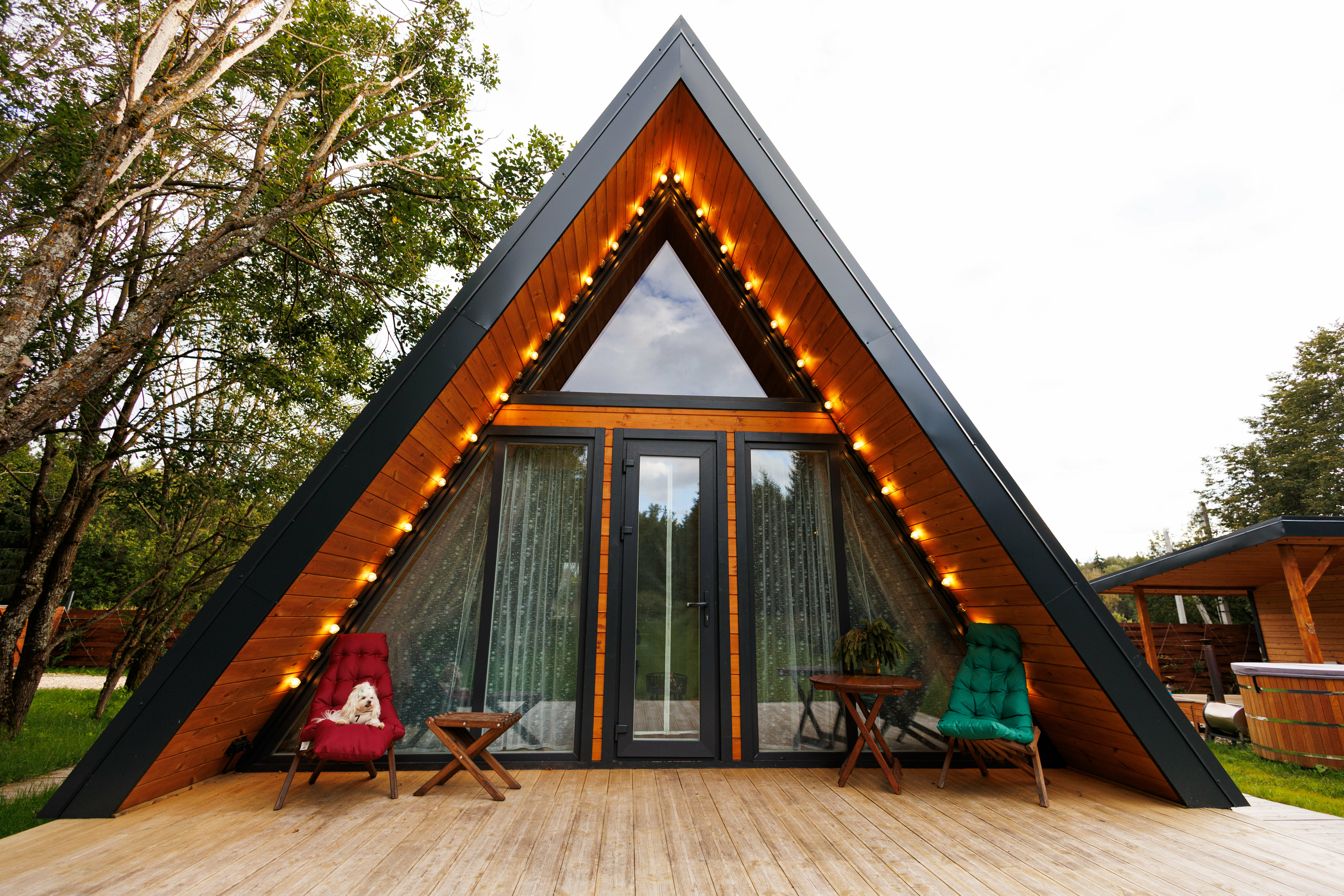 Треугольный дом Путешественник