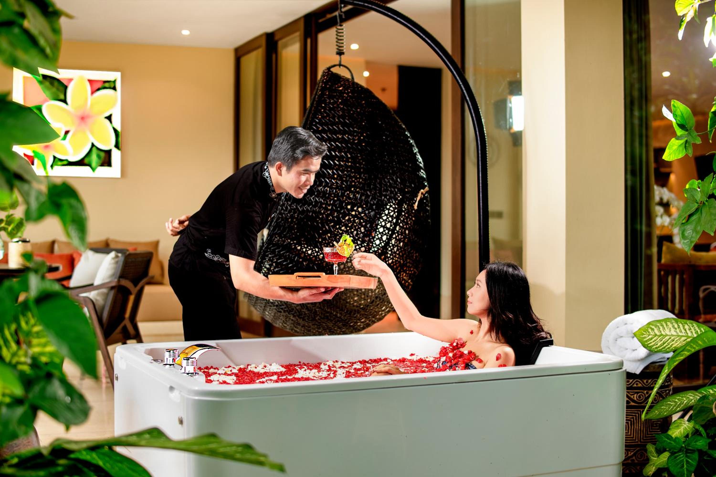 Panoramic Jacuzzi Corner Suite  with Free Daily Sunset Yoga and Afternoon Tea