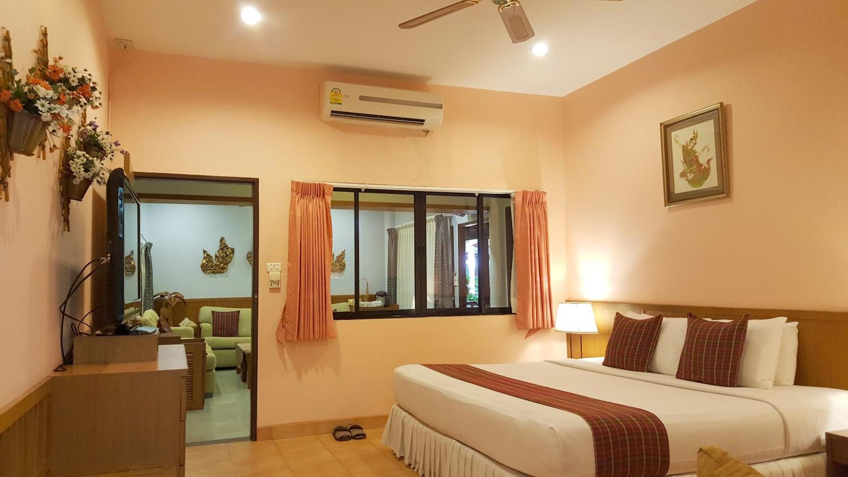 Big Bee Family Suite