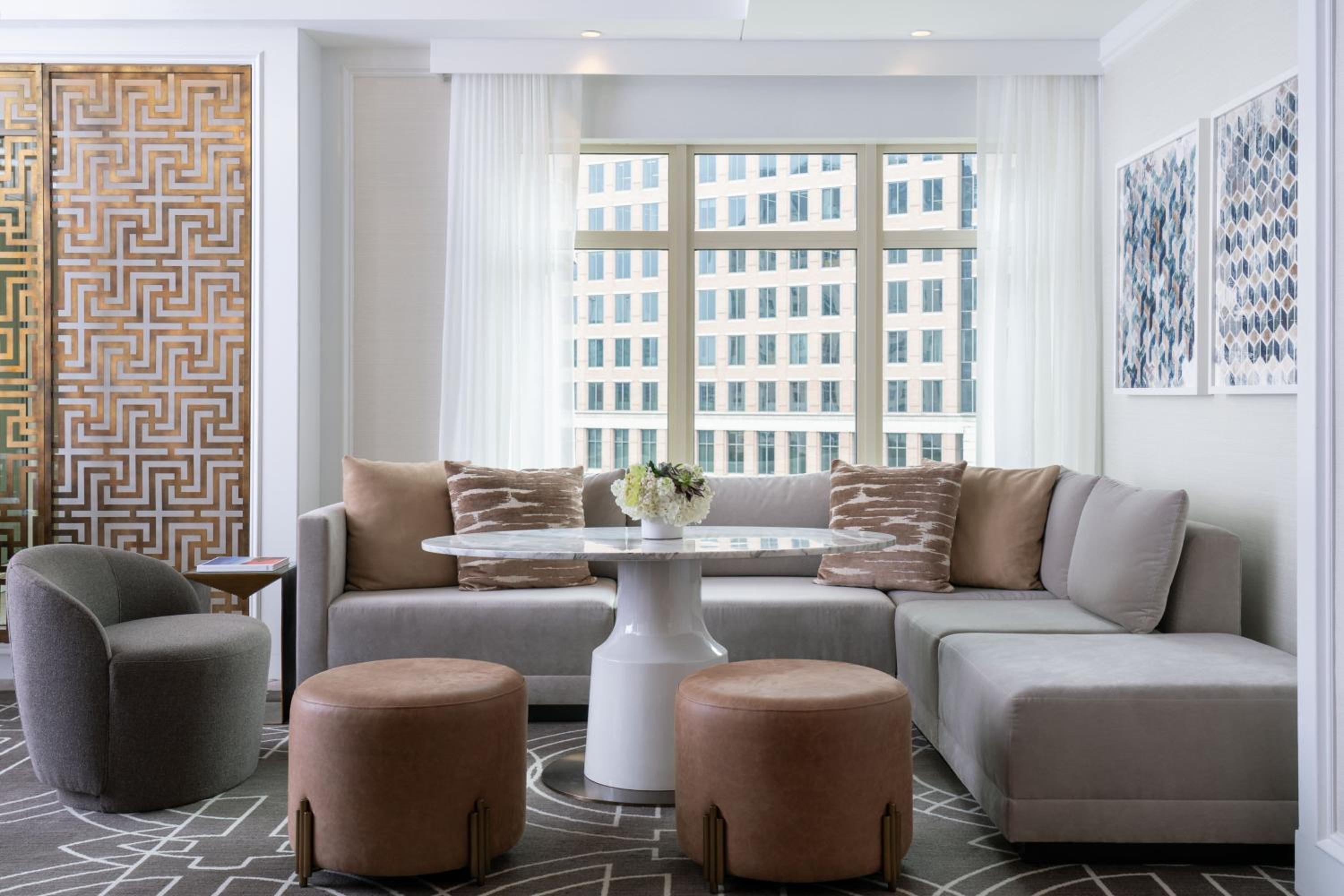 Club Level One Bedroom Suite with a King Bed and a Sofa Bed