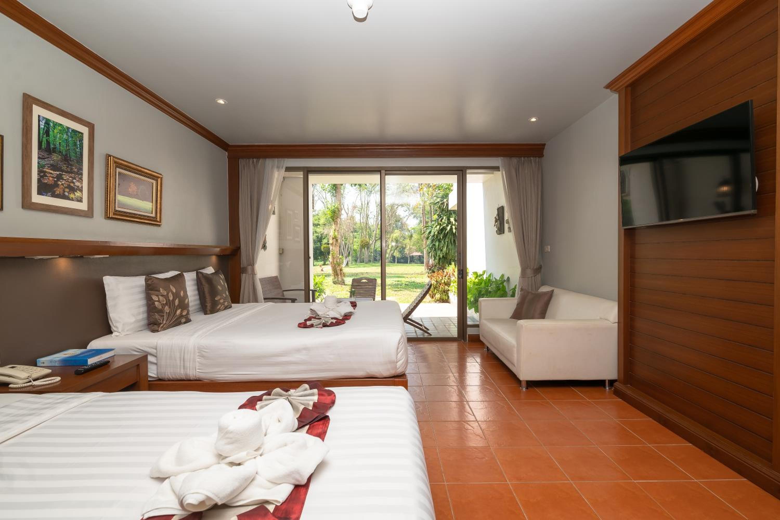 Riverside Deluxe Triple