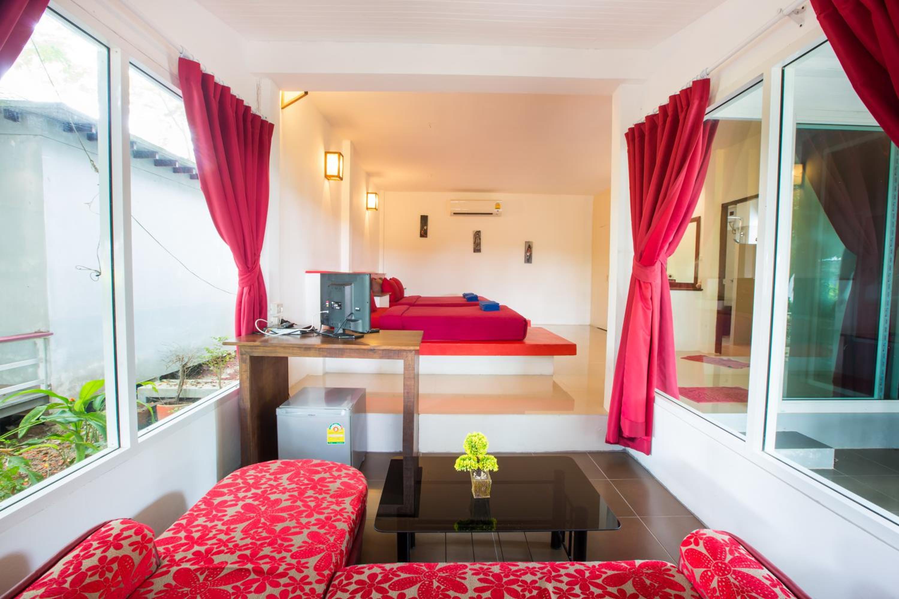 Deluxe Bungalow with Garden View