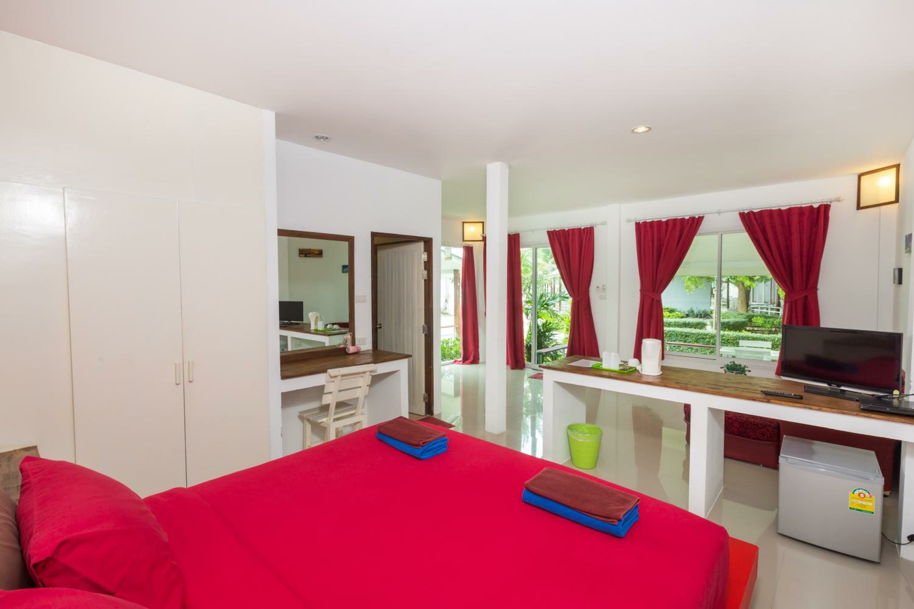 Deluxe Bungalow with Garden View