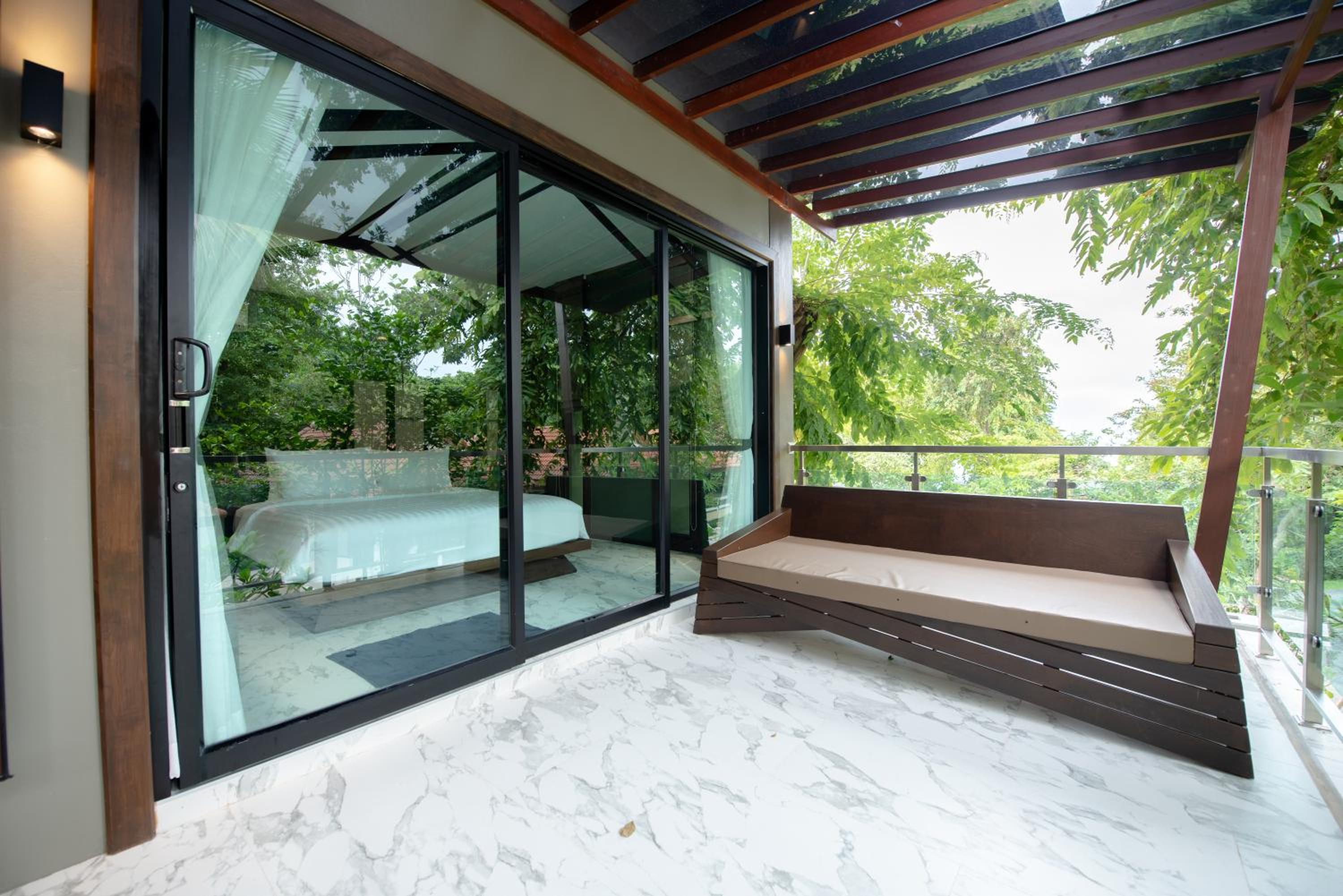 Suite Wooden Style