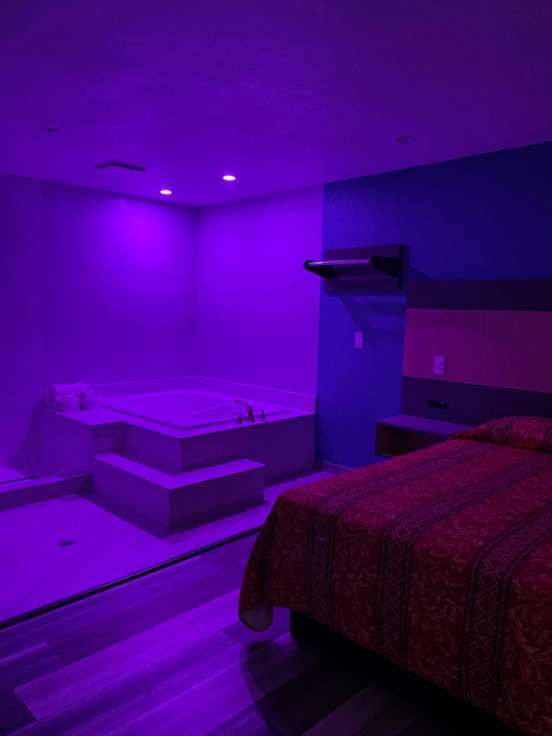 Deluxe Suite with Spa Bath