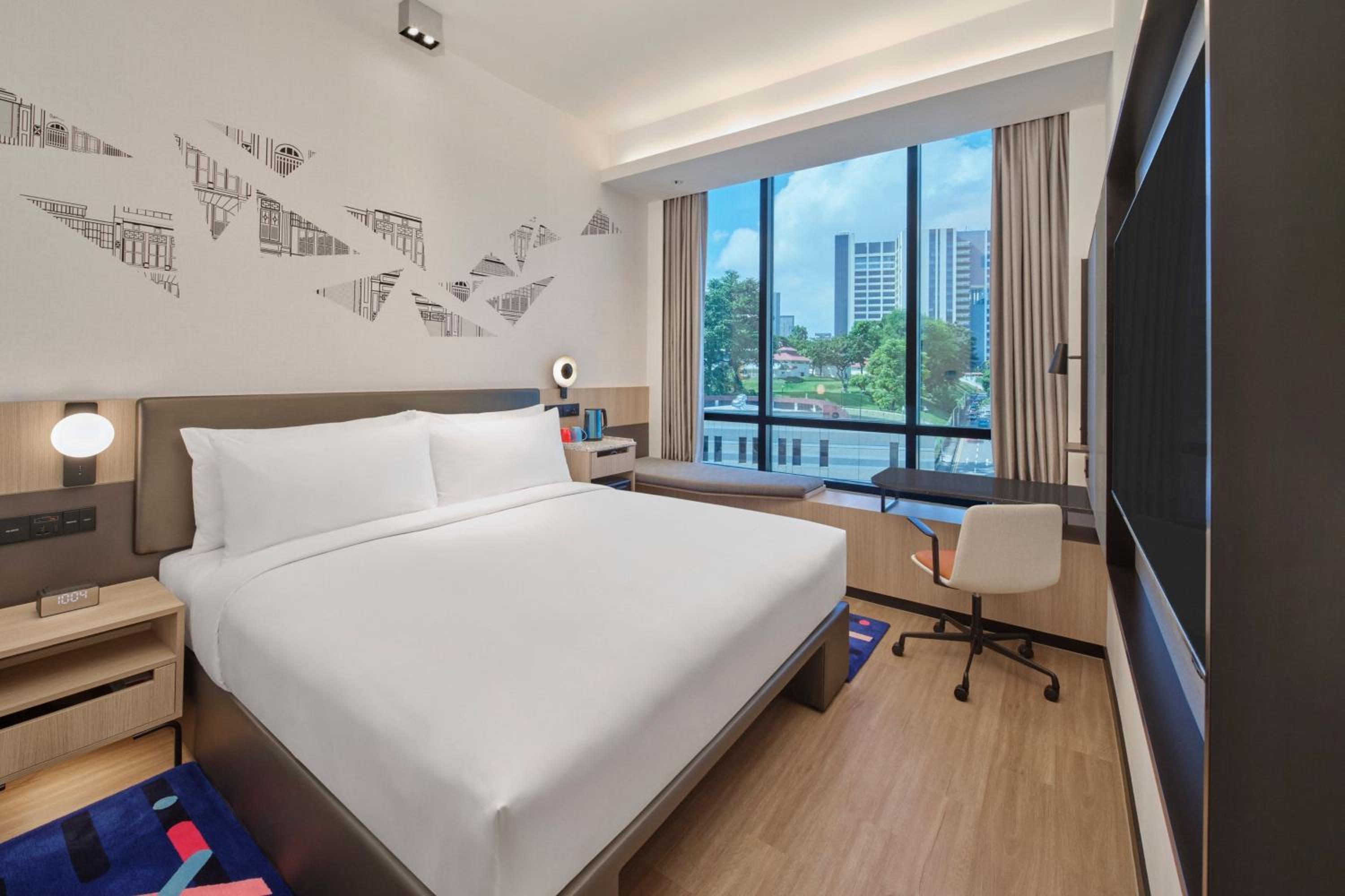 Breezy, Guest room, 1 King, East Wing
