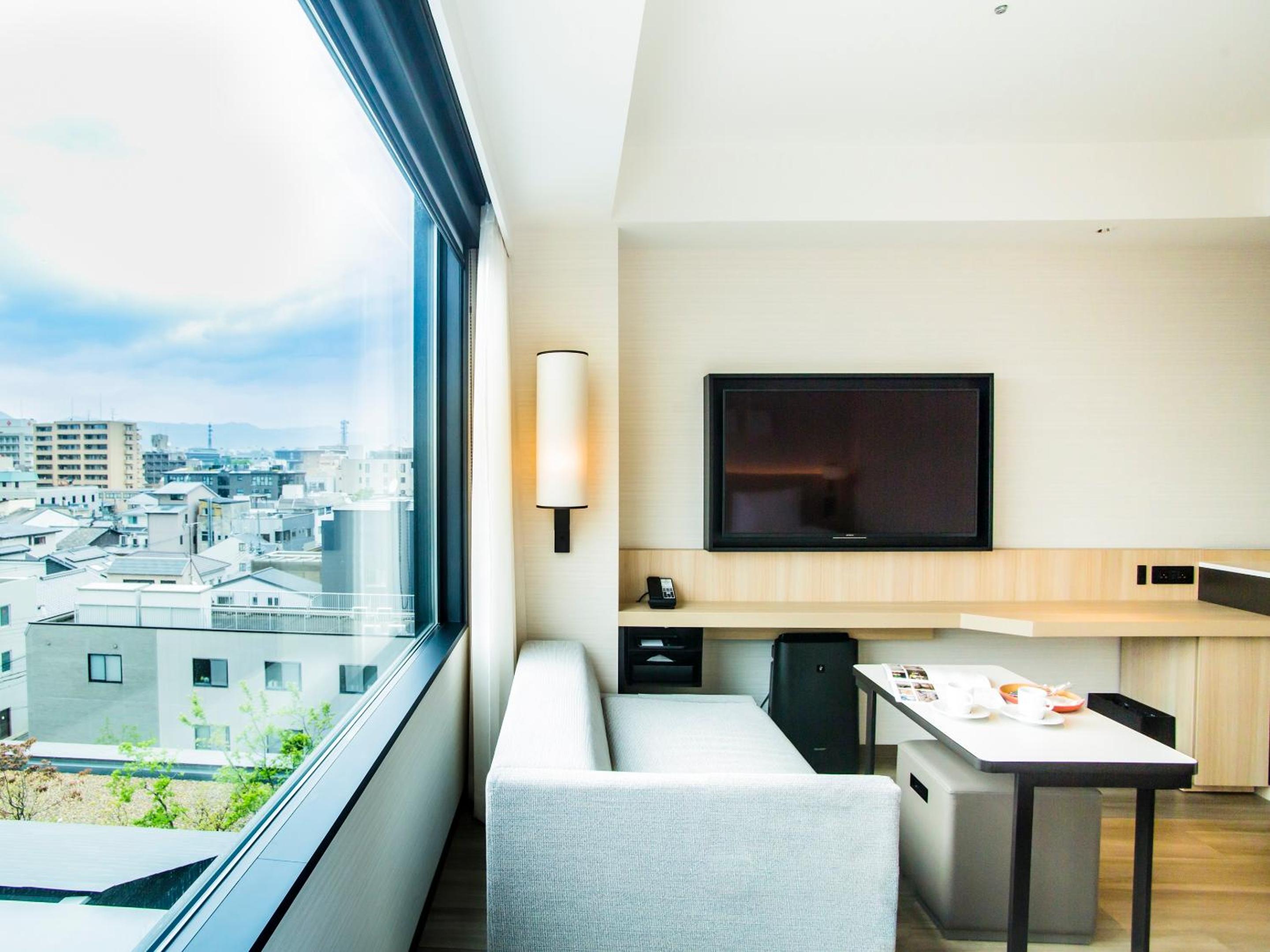 Twin Room with Bathtub