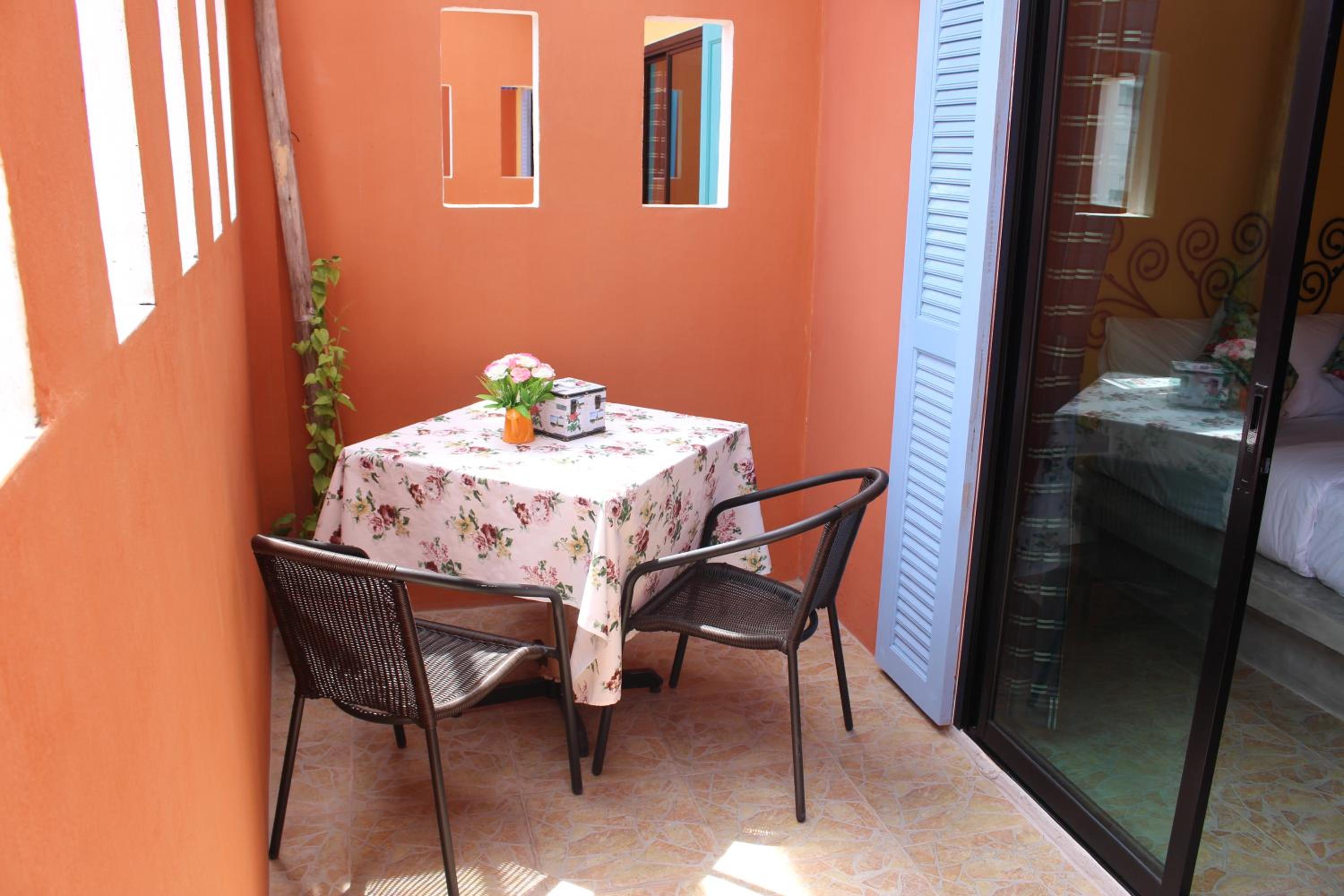 Standard Double Room - Street View