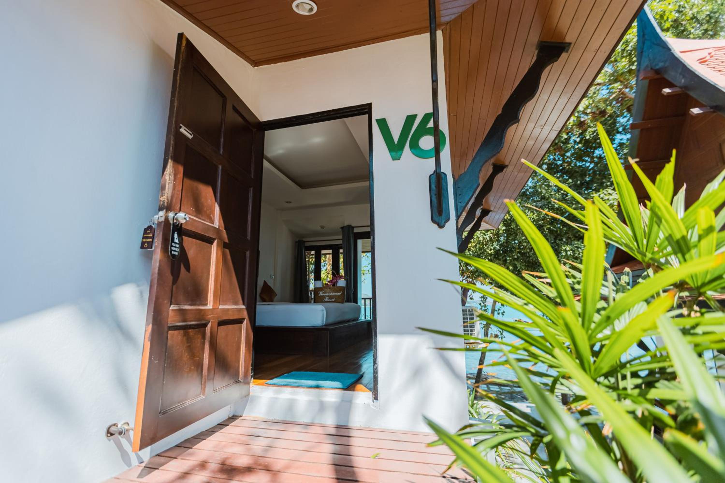 Queen Room with Sea View