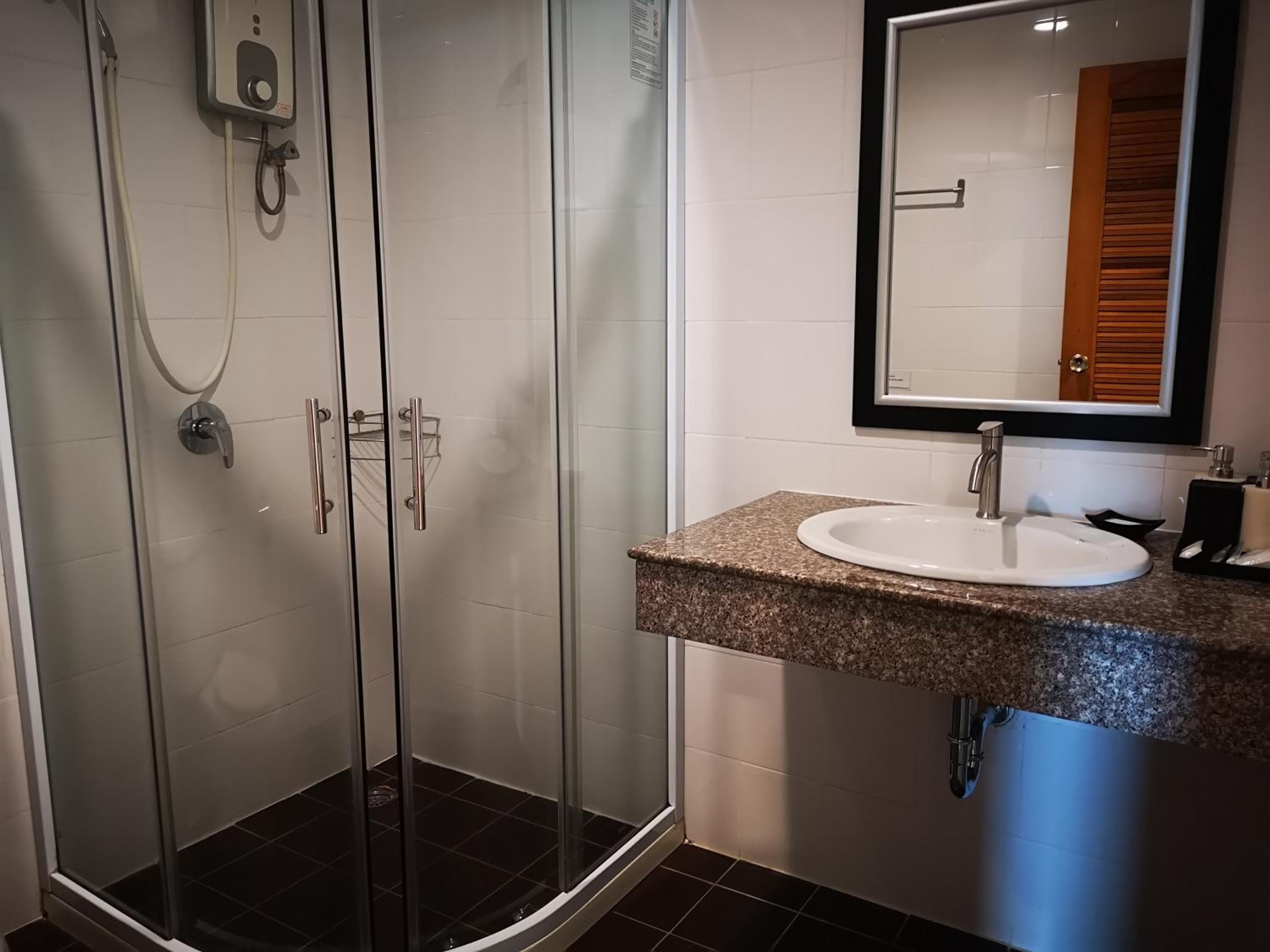  Deluxe Double Room with Balcony  and Partial Sea View