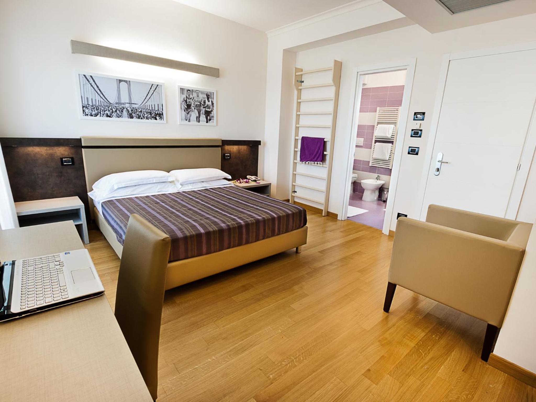 Family Room (2 Adults + 2 Children)